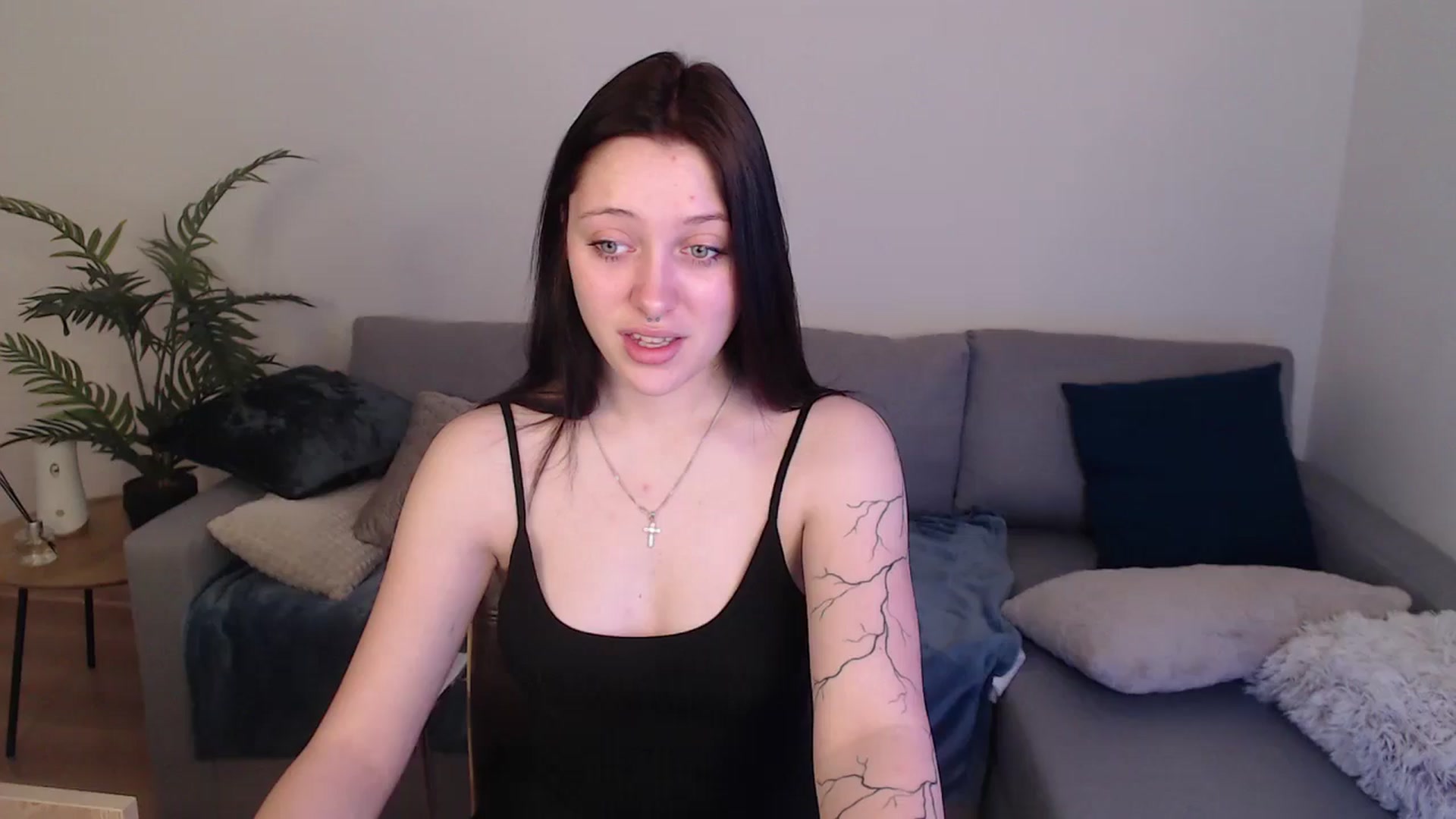 Gallery image thumbnail from SerenaSantos's myfreecams stream on, 05/03/2024, 09:06 image 1 of 20