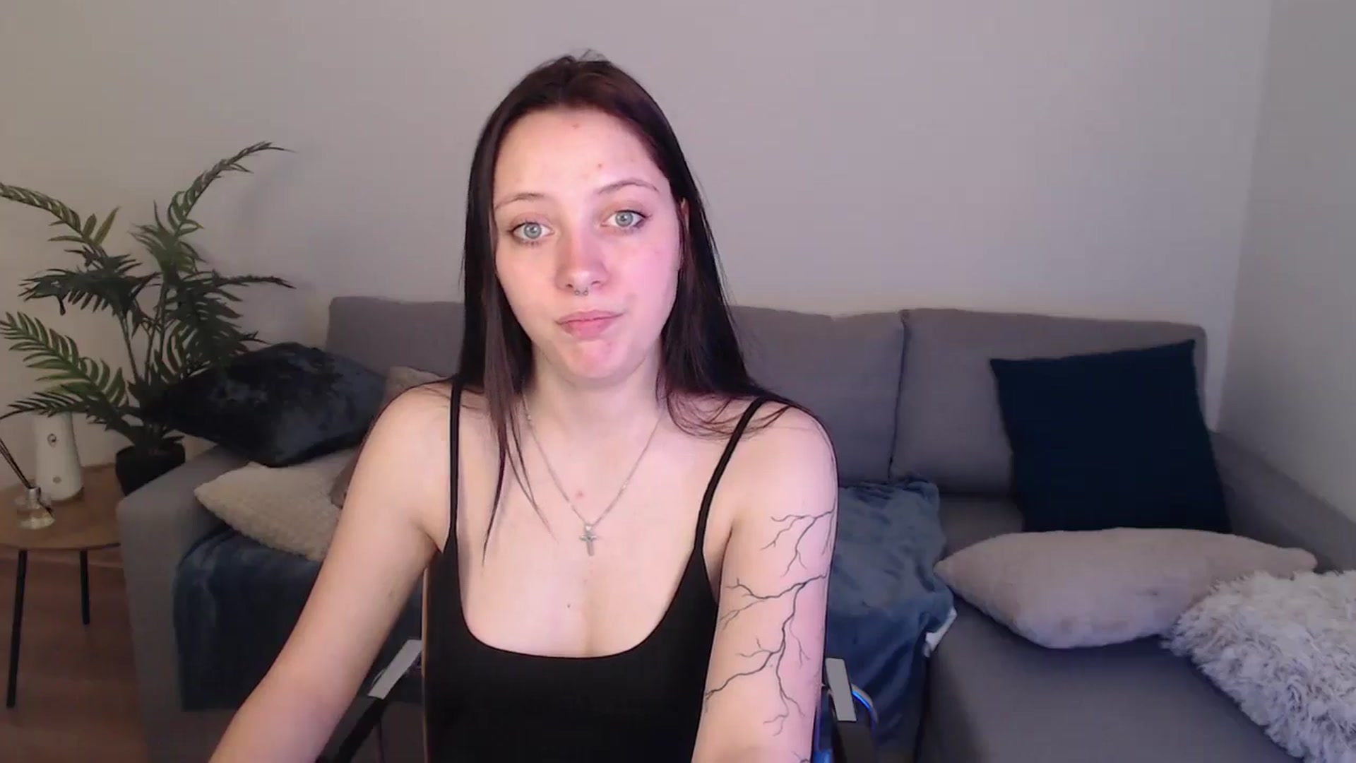 Gallery image thumbnail from SerenaSantos's myfreecams stream on, 05/03/2024, 09:19 image 17 of 20
