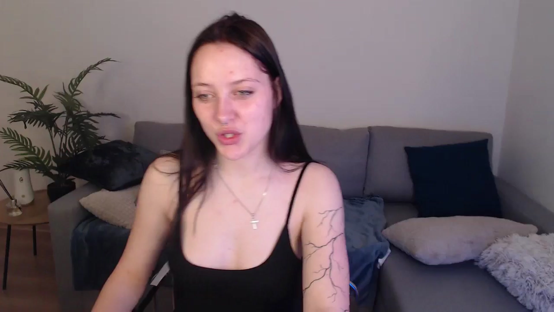 Gallery image thumbnail from SerenaSantos's myfreecams stream on, 05/03/2024, 09:19 image 4 of 20