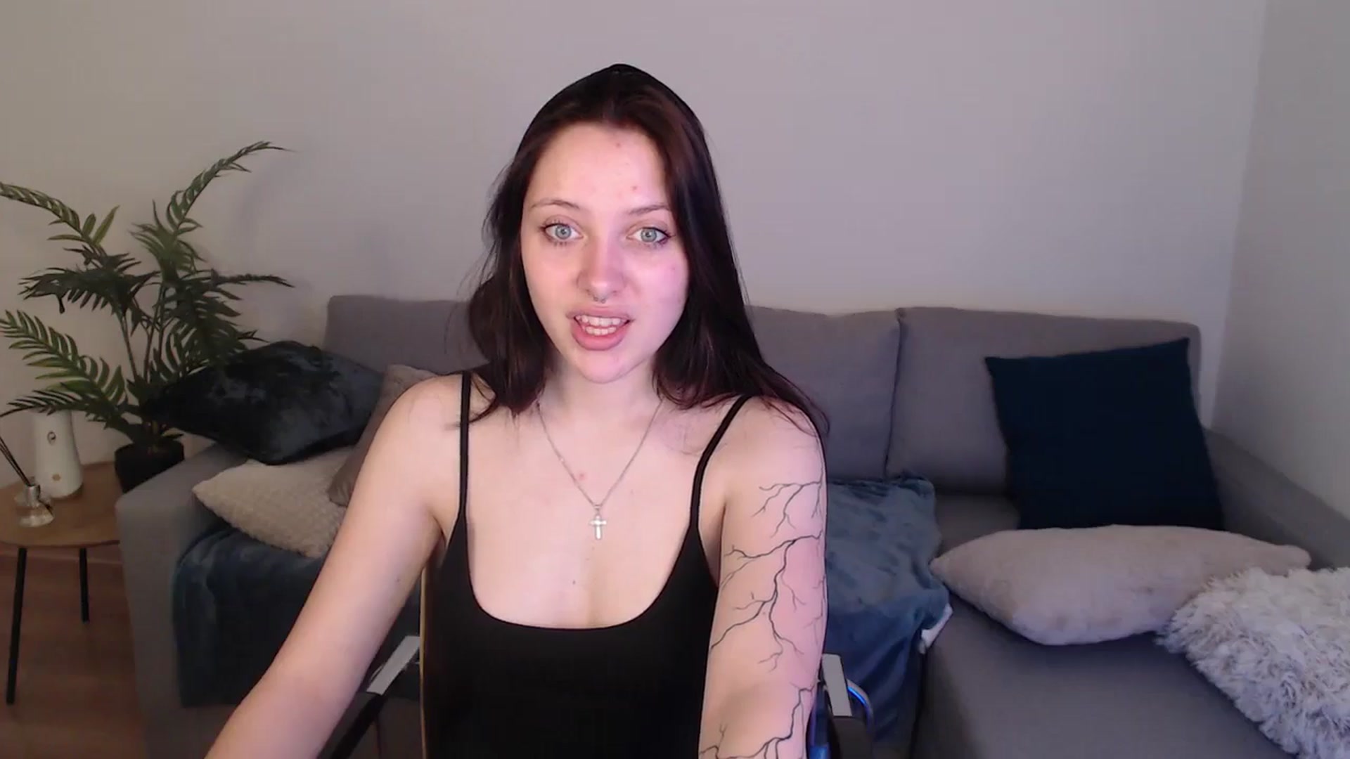 Gallery image thumbnail from SerenaSantos's myfreecams stream on, 05/03/2024, 09:45 image 4 of 20