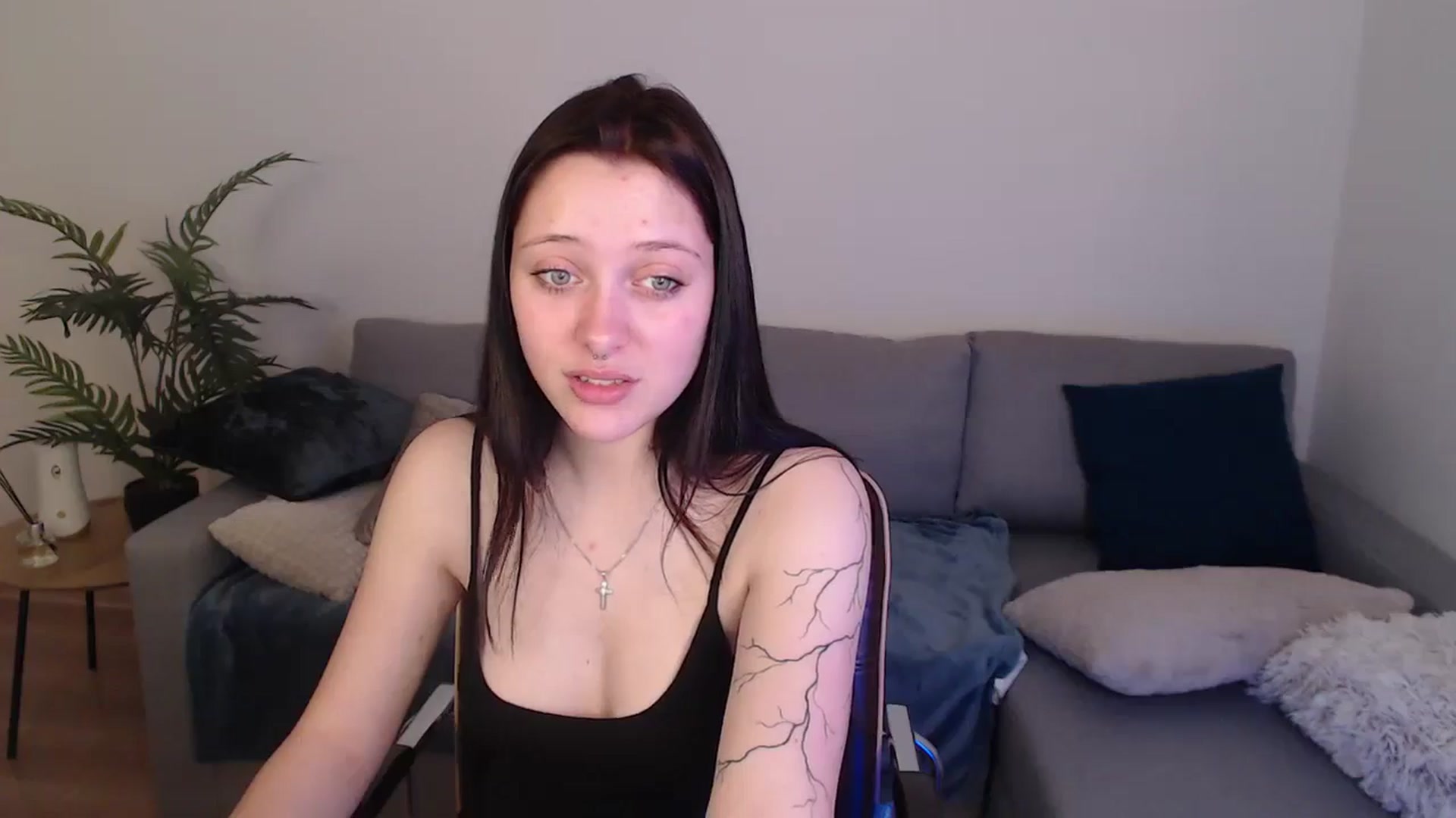 Gallery image thumbnail from SerenaSantos's myfreecams stream on, 05/03/2024, 09:45 image 16 of 20