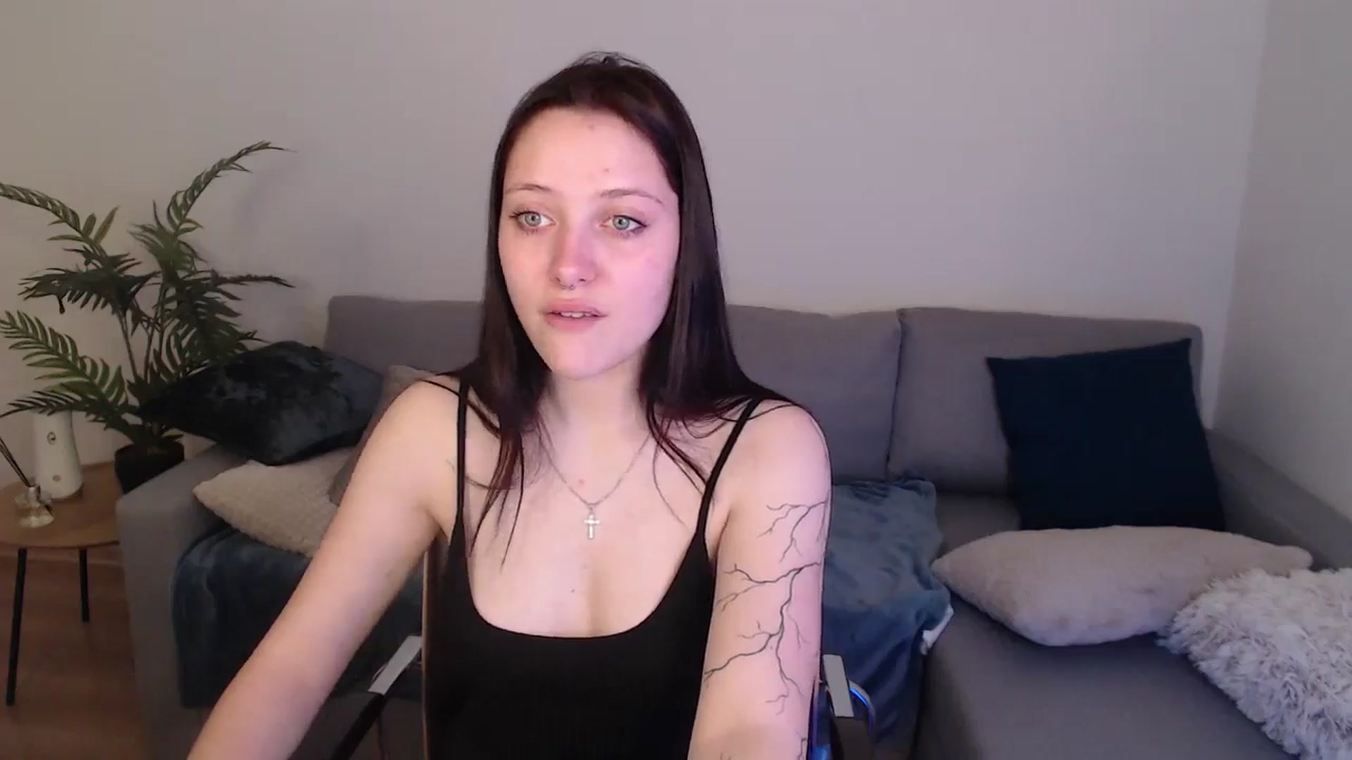 Gallery image thumbnail from SerenaSantos's myfreecams stream on, 05/03/2024, 09:45 image 14 of 20