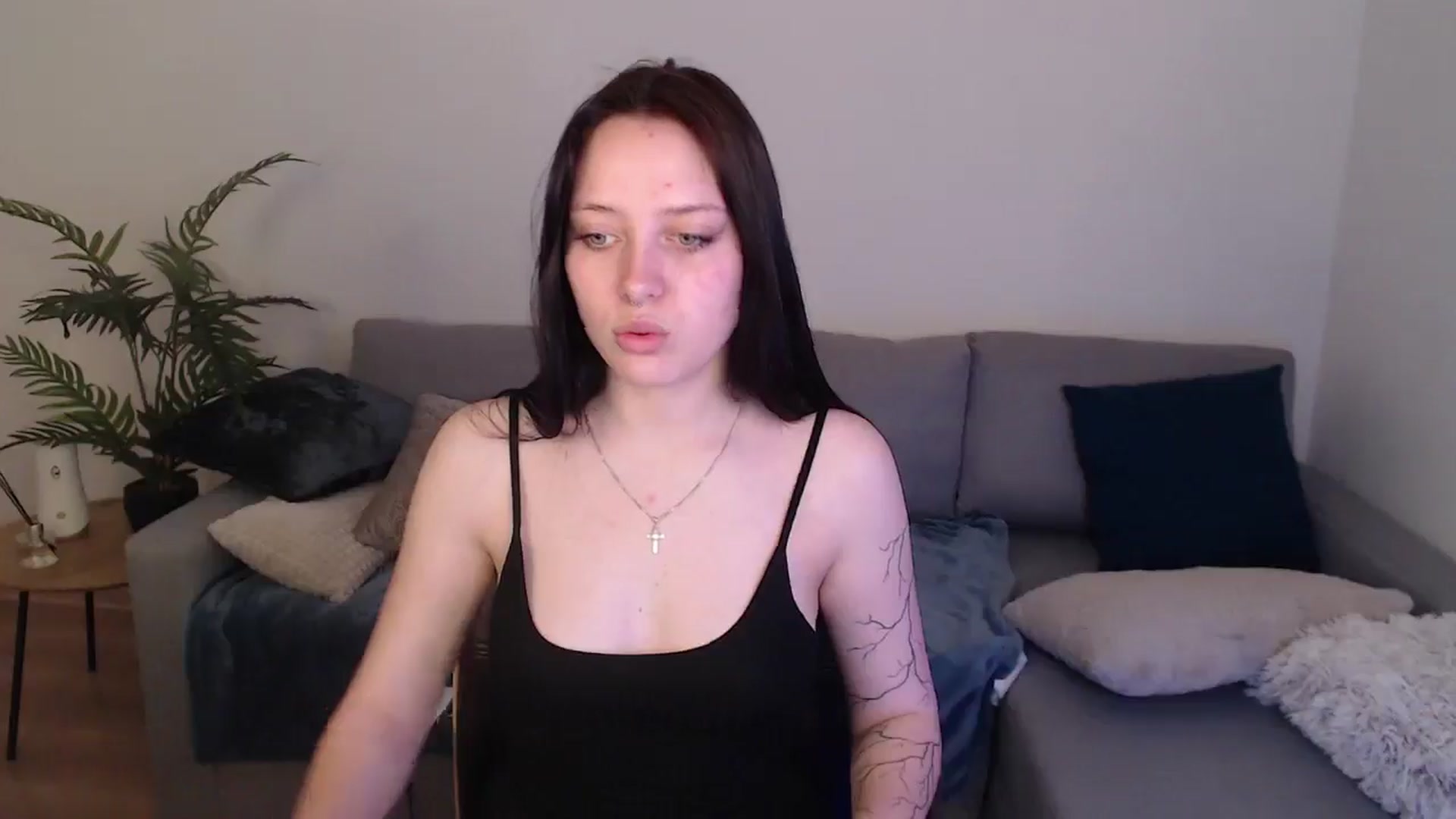 Gallery image thumbnail from SerenaSantos's myfreecams stream on, 05/03/2024, 09:45 image 2 of 20
