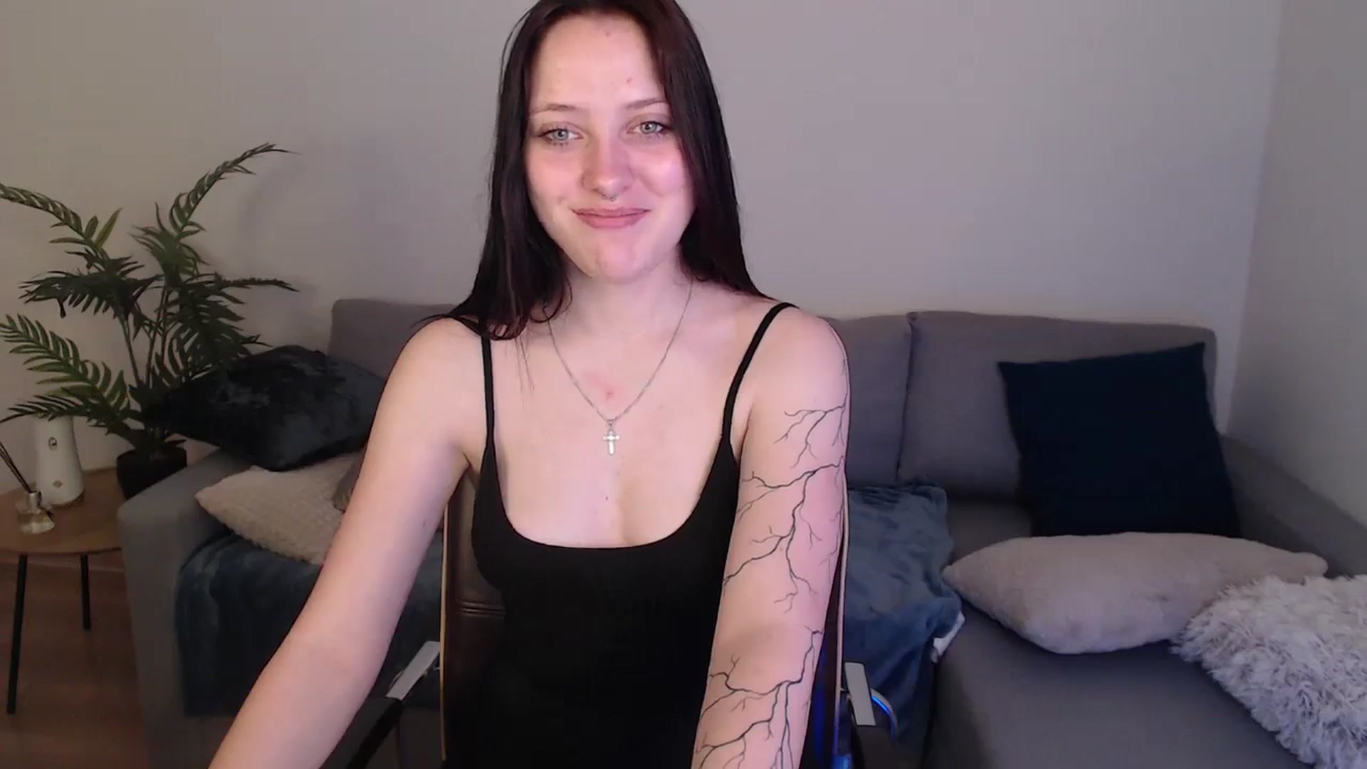 Gallery image thumbnail from SerenaSantos's myfreecams stream on, 05/03/2024, 11:18 image 20 of 20