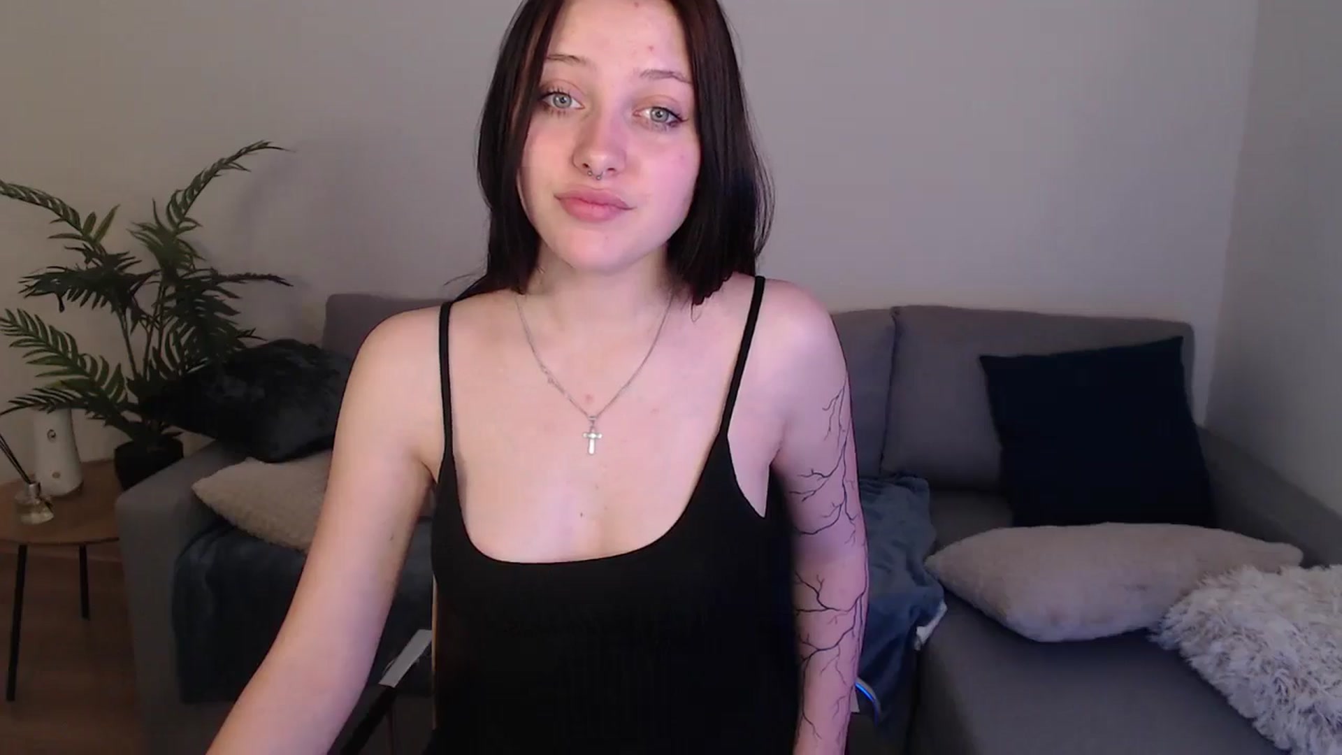 Gallery image thumbnail from SerenaSantos's myfreecams stream on, 05/03/2024, 11:18 image 19 of 20