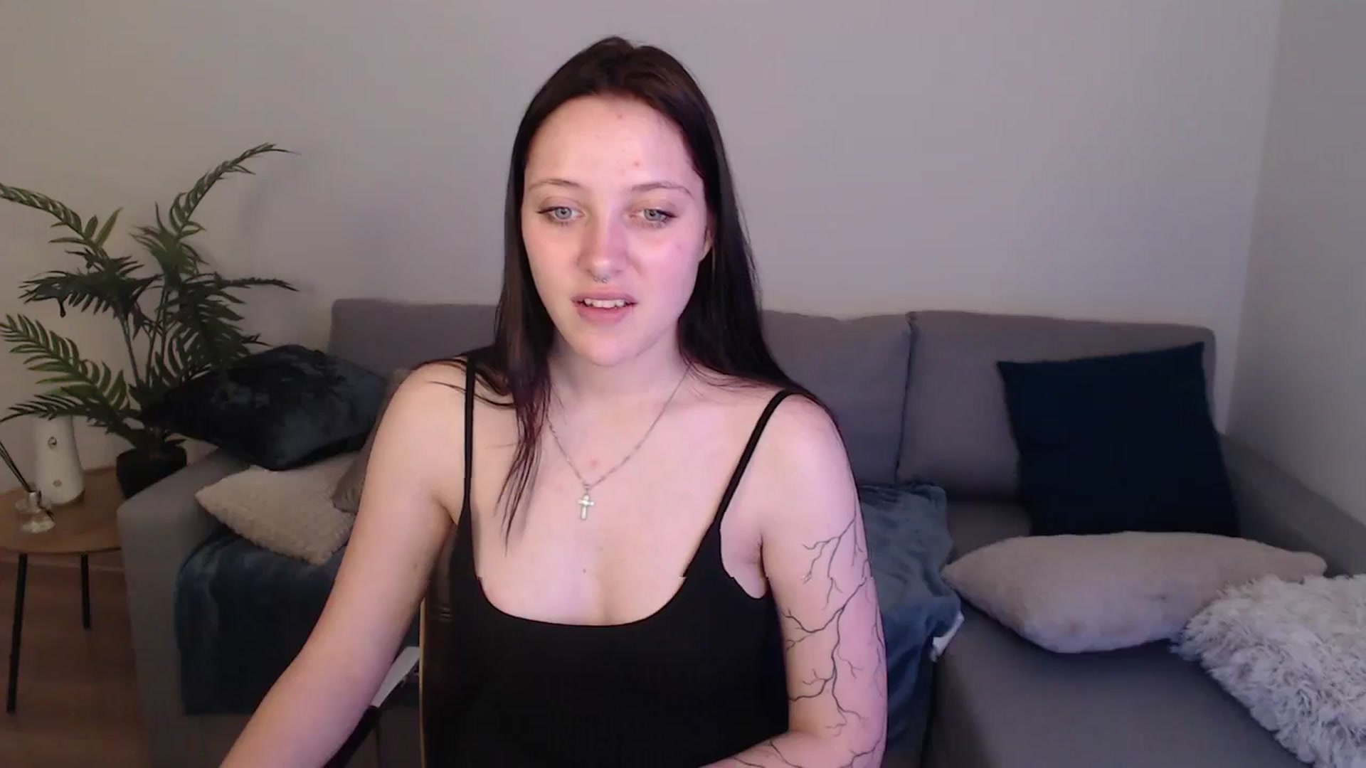 Gallery image thumbnail from SerenaSantos's myfreecams stream on, 05/03/2024, 11:18 image 16 of 20