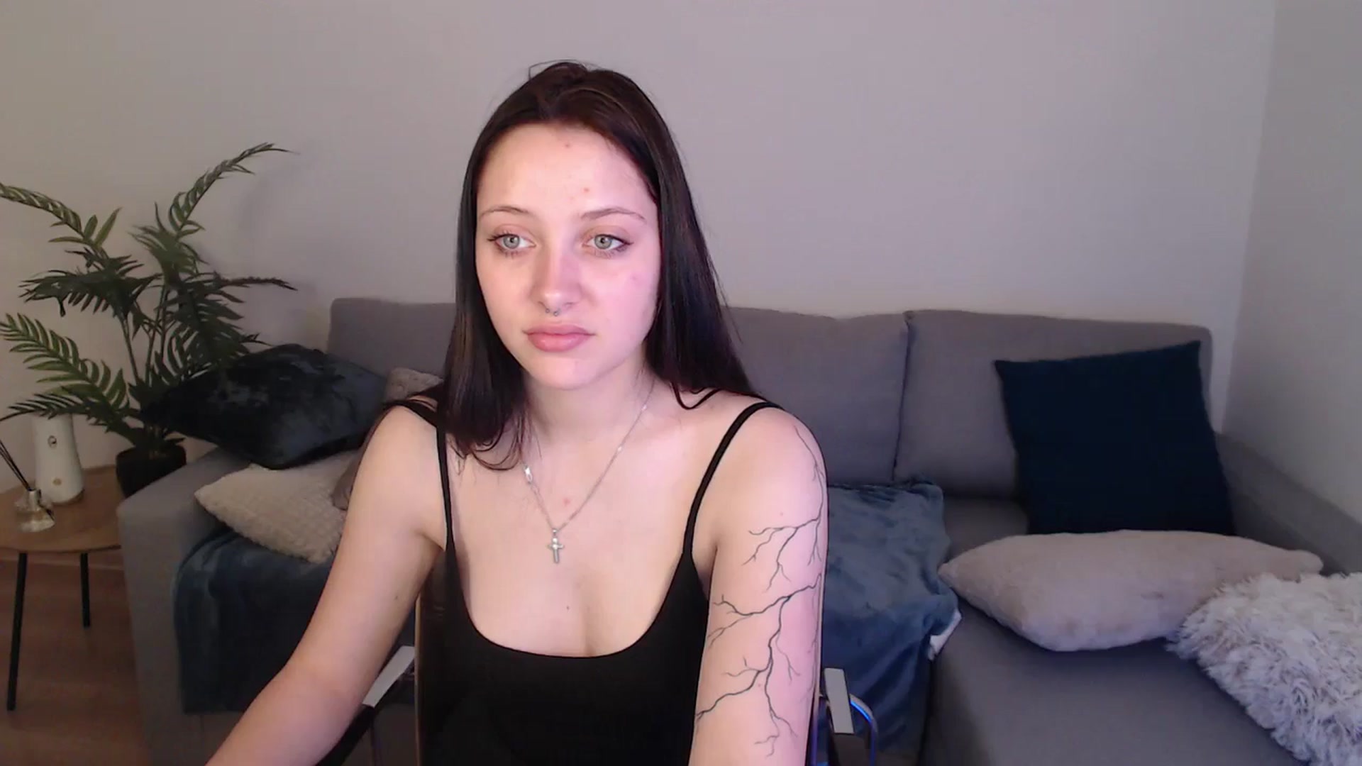 Gallery image thumbnail from SerenaSantos's myfreecams stream on, 05/03/2024, 11:18 image 11 of 20