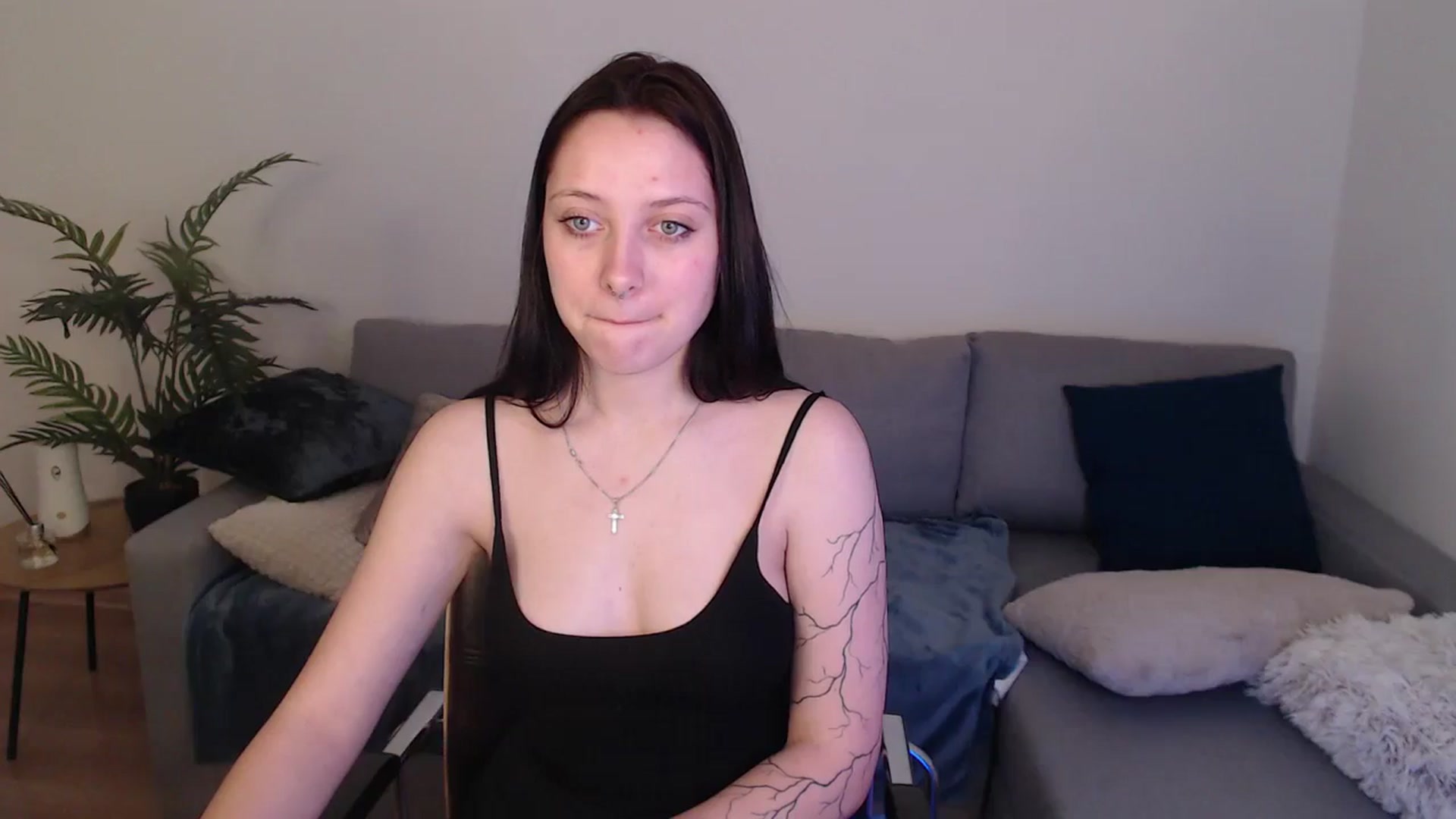 Gallery image thumbnail from SerenaSantos's myfreecams stream on, 05/03/2024, 11:18 image 9 of 20