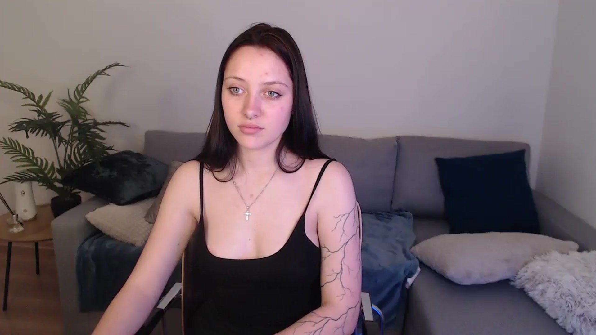 Gallery image thumbnail from SerenaSantos's myfreecams stream on, 05/03/2024, 11:18 image 10 of 20