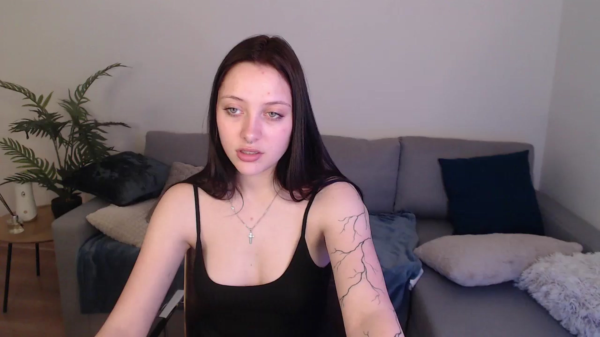 Gallery image thumbnail from SerenaSantos's myfreecams stream on, 05/03/2024, 12:56 image 8 of 20