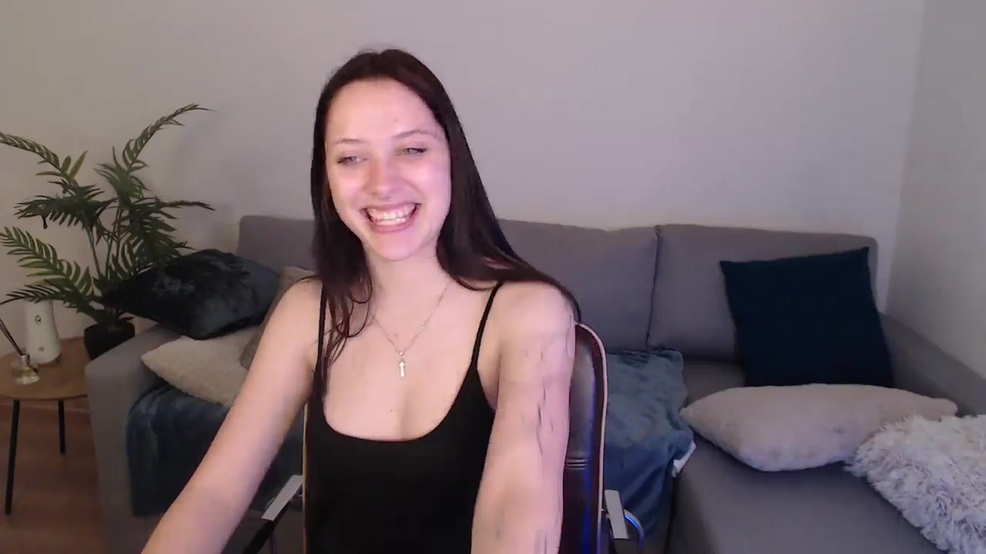 Gallery image thumbnail from SerenaSantos's myfreecams stream on, 05/03/2024, 12:56 image 14 of 20