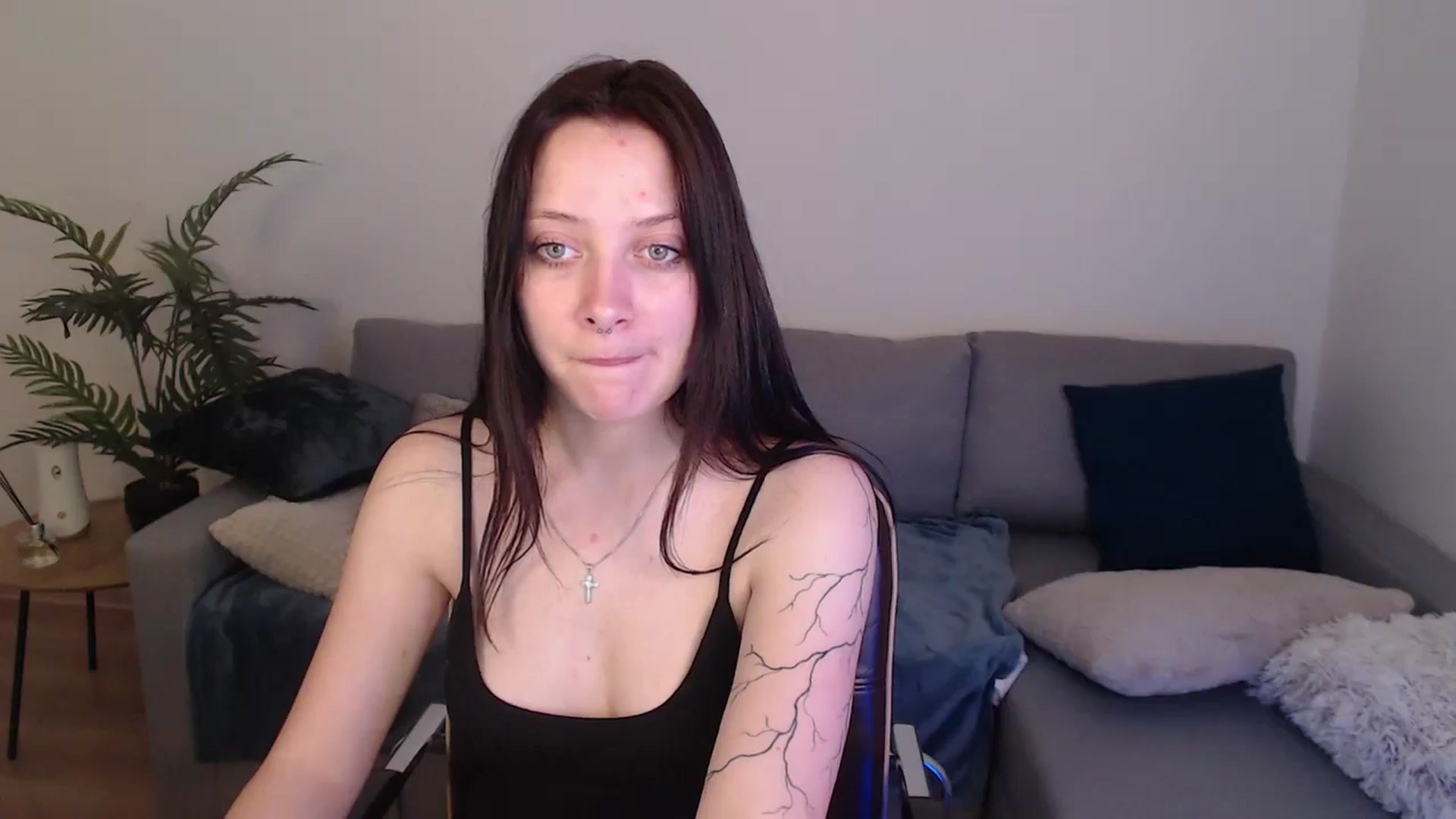 Gallery image thumbnail from SerenaSantos's myfreecams stream on, 05/03/2024, 12:56 image 2 of 20