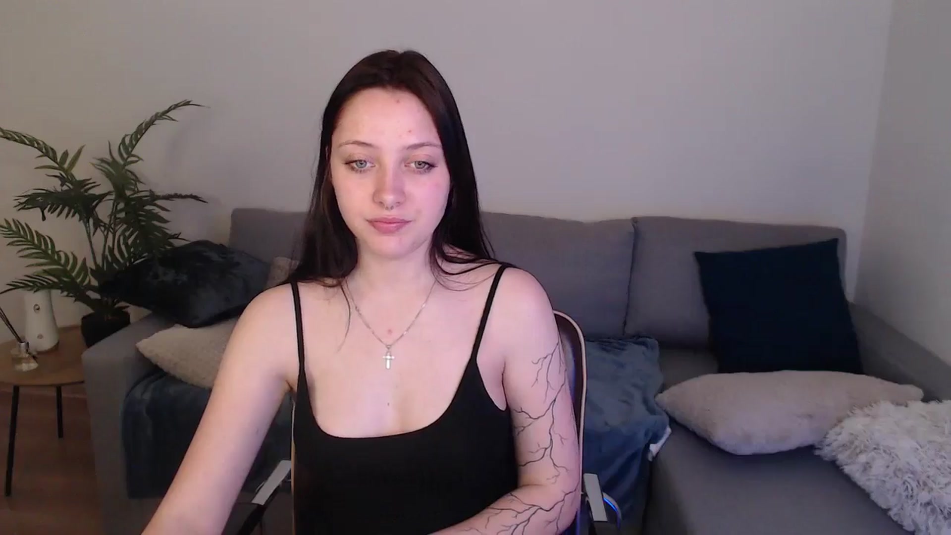Gallery image thumbnail from SerenaSantos's myfreecams stream on, 05/03/2024, 12:56 image 5 of 20