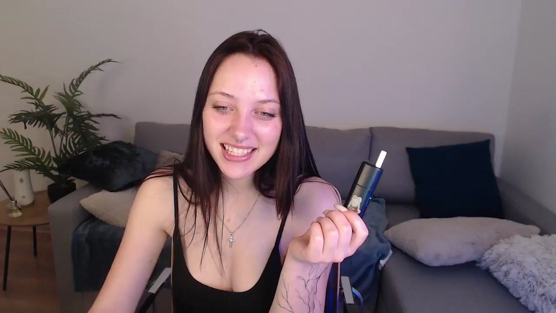 Gallery image thumbnail from SerenaSantos's myfreecams stream on, 05/03/2024, 13:18 image 3 of 20