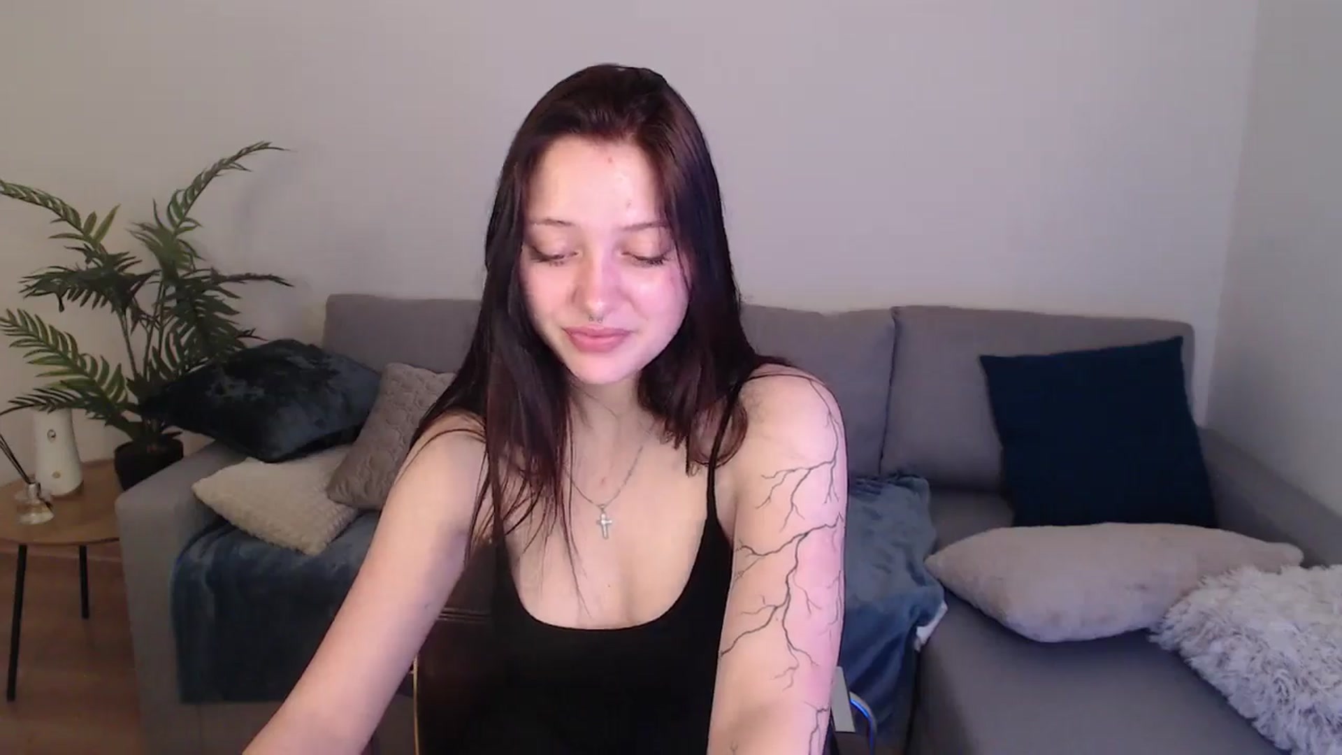 Gallery image thumbnail from SerenaSantos's myfreecams stream on, 05/03/2024, 13:18 image 6 of 20