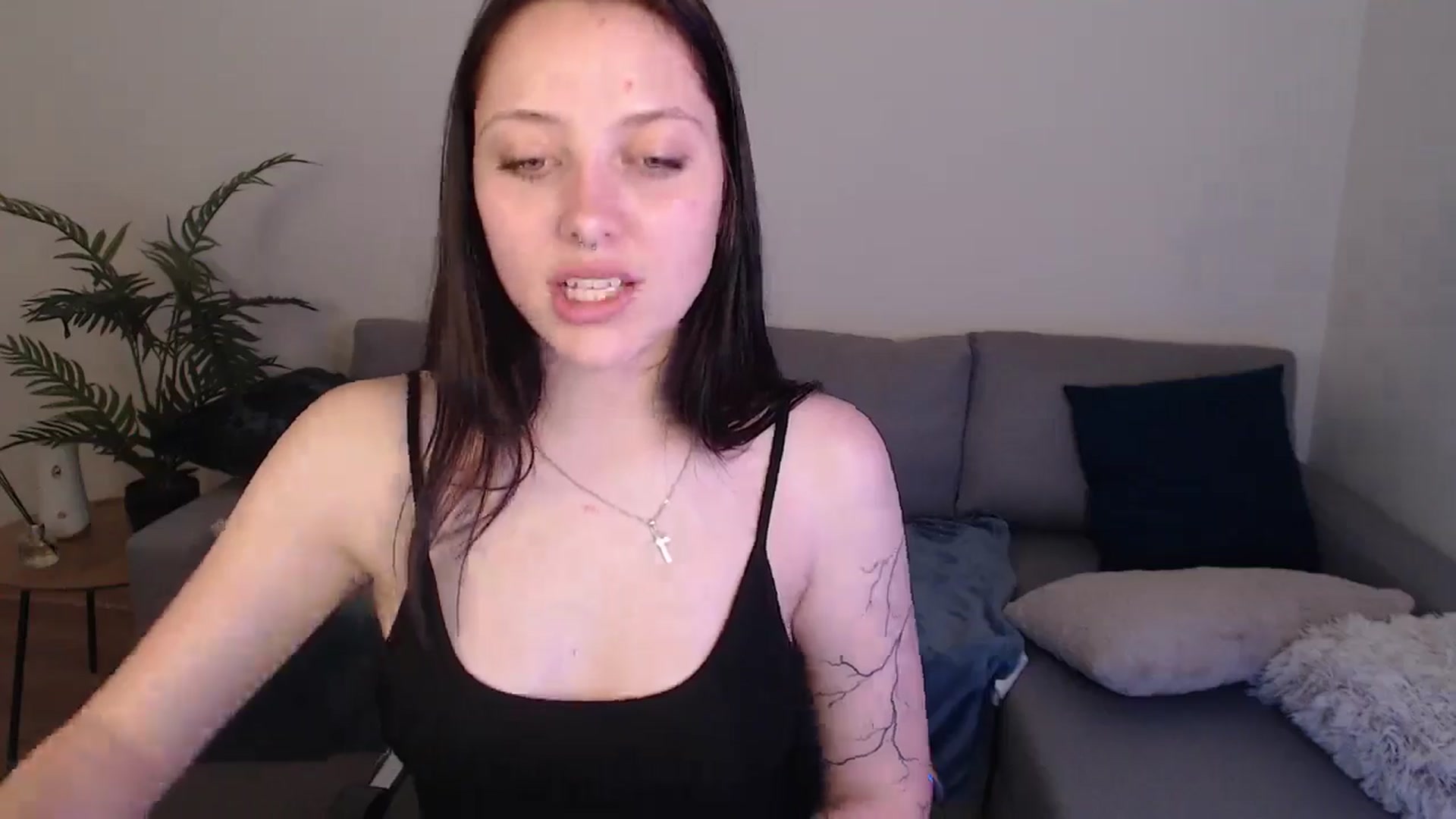 Gallery image thumbnail from SerenaSantos's myfreecams stream on, 05/03/2024, 13:54 image 17 of 20