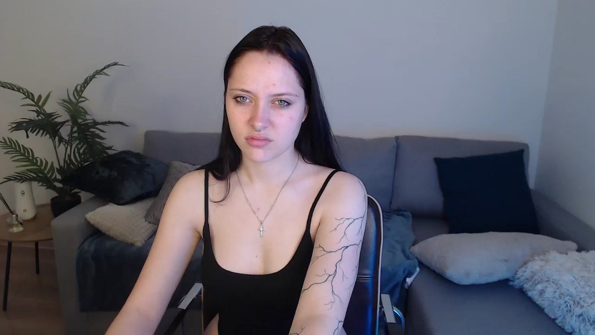Gallery image thumbnail from SerenaSantos's myfreecams stream on, 05/04/2024, 09:01 image 6 of 20