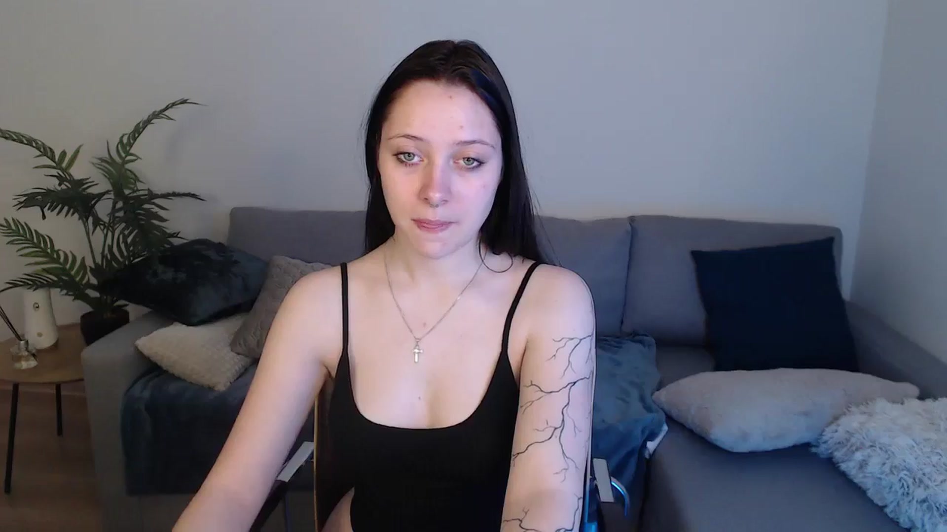 Gallery image thumbnail from SerenaSantos's myfreecams stream on, 05/04/2024, 09:01 image 14 of 20