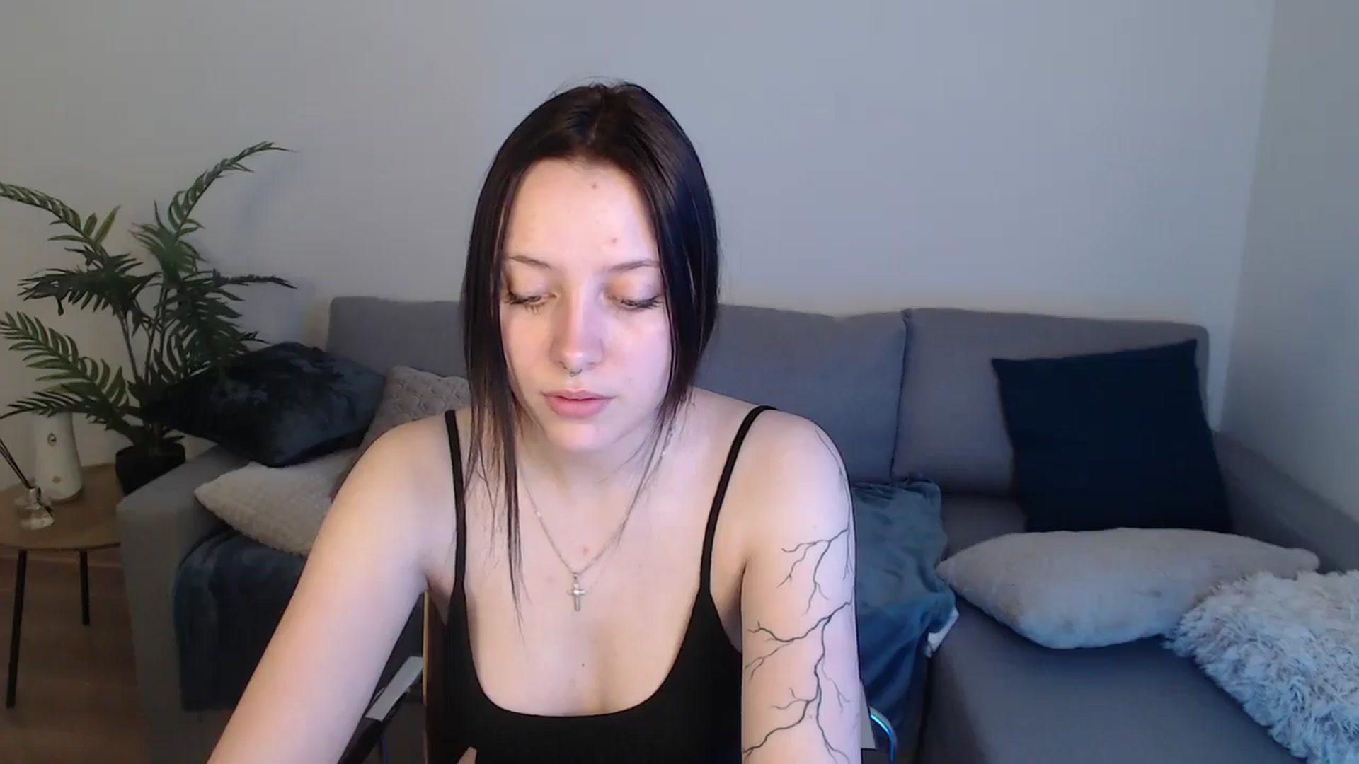 Gallery image thumbnail from SerenaSantos's myfreecams stream on, 05/04/2024, 10:10 image 9 of 20