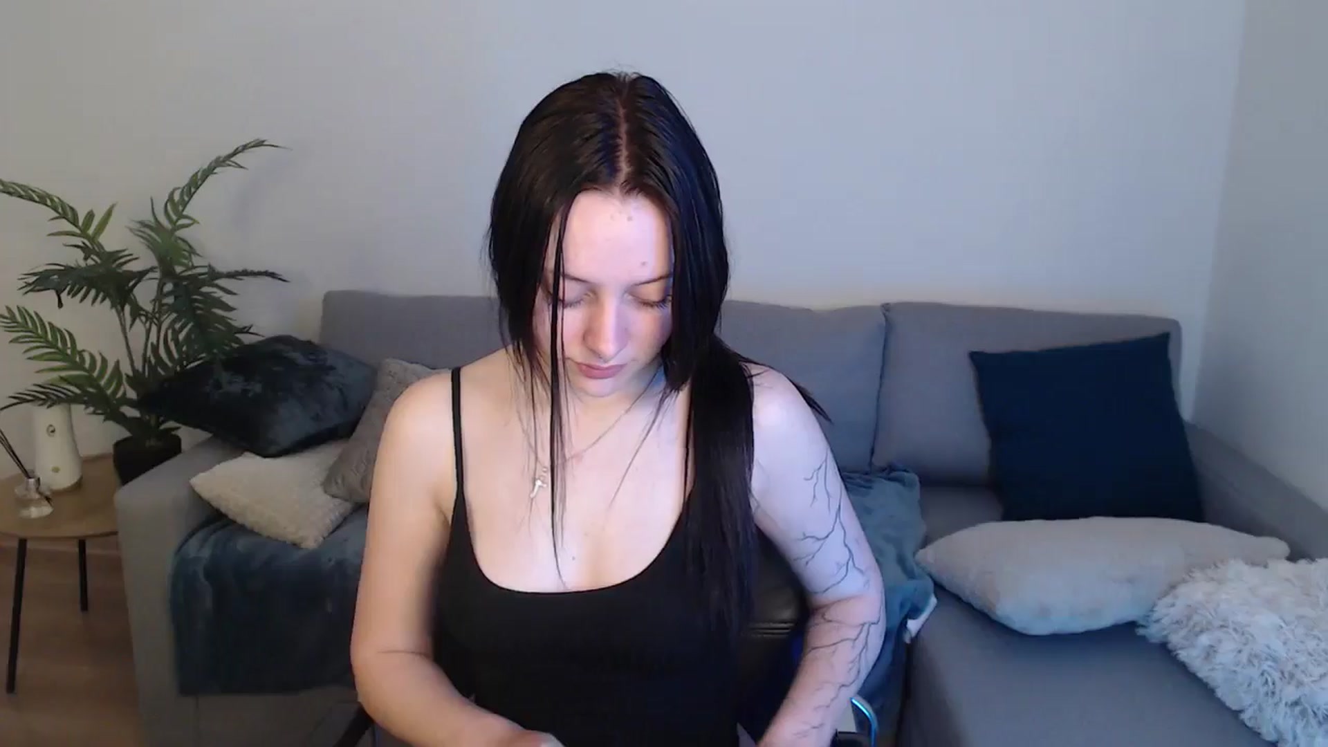Gallery image thumbnail from SerenaSantos's myfreecams stream on, 05/04/2024, 10:10 image 4 of 20