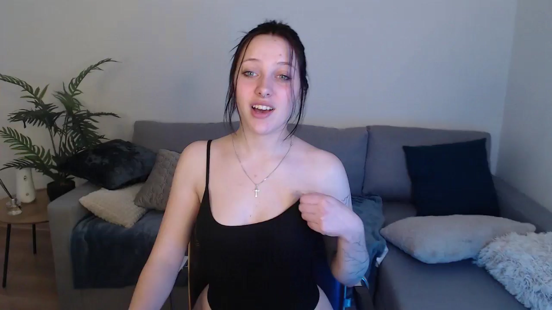 Gallery image thumbnail from SerenaSantos's myfreecams stream on, 05/04/2024, 11:36 image 12 of 20