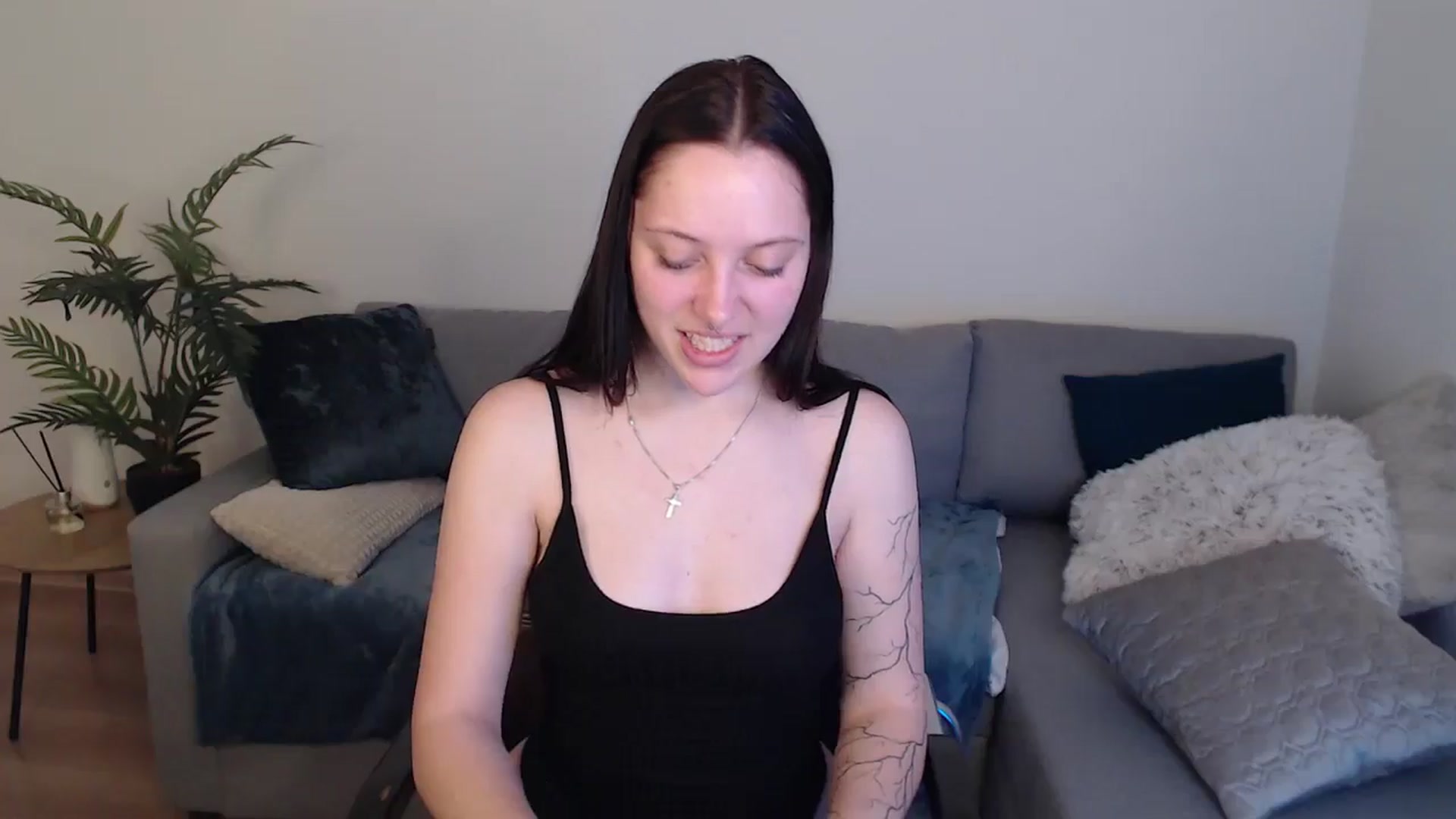 Gallery image thumbnail from SerenaSantos's myfreecams stream on, 05/11/2024, 09:02 image 14 of 20