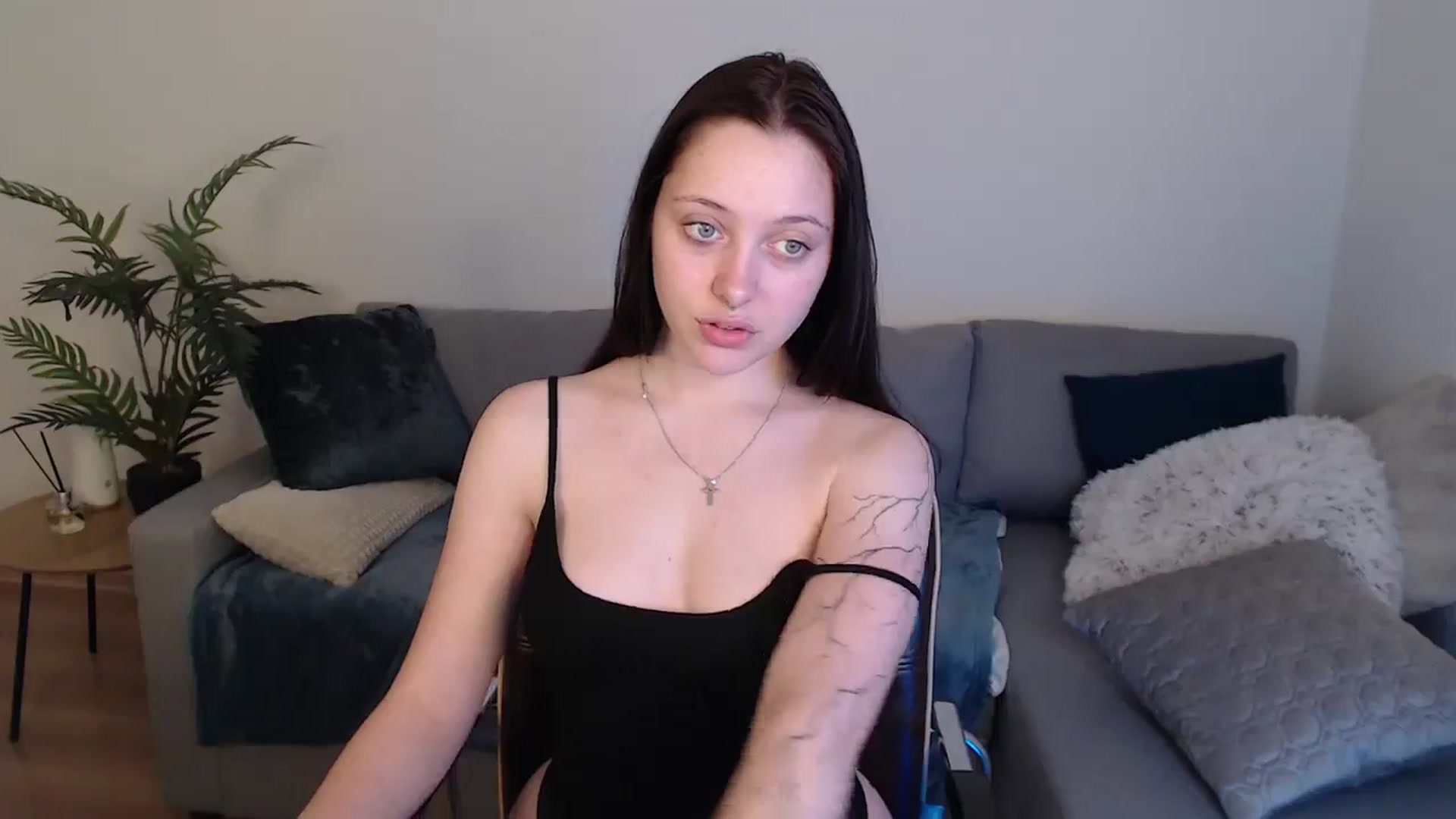 Gallery image thumbnail from SerenaSantos's myfreecams stream on, 05/11/2024, 10:34 image 12 of 20