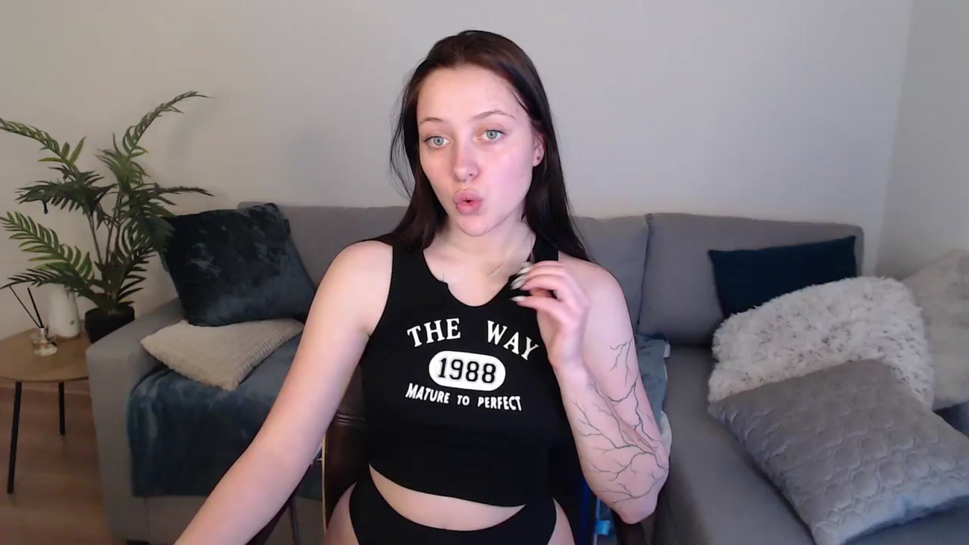 Gallery image thumbnail from SerenaSantos's myfreecams stream on, 05/13/2024, 10:27 image 9 of 20
