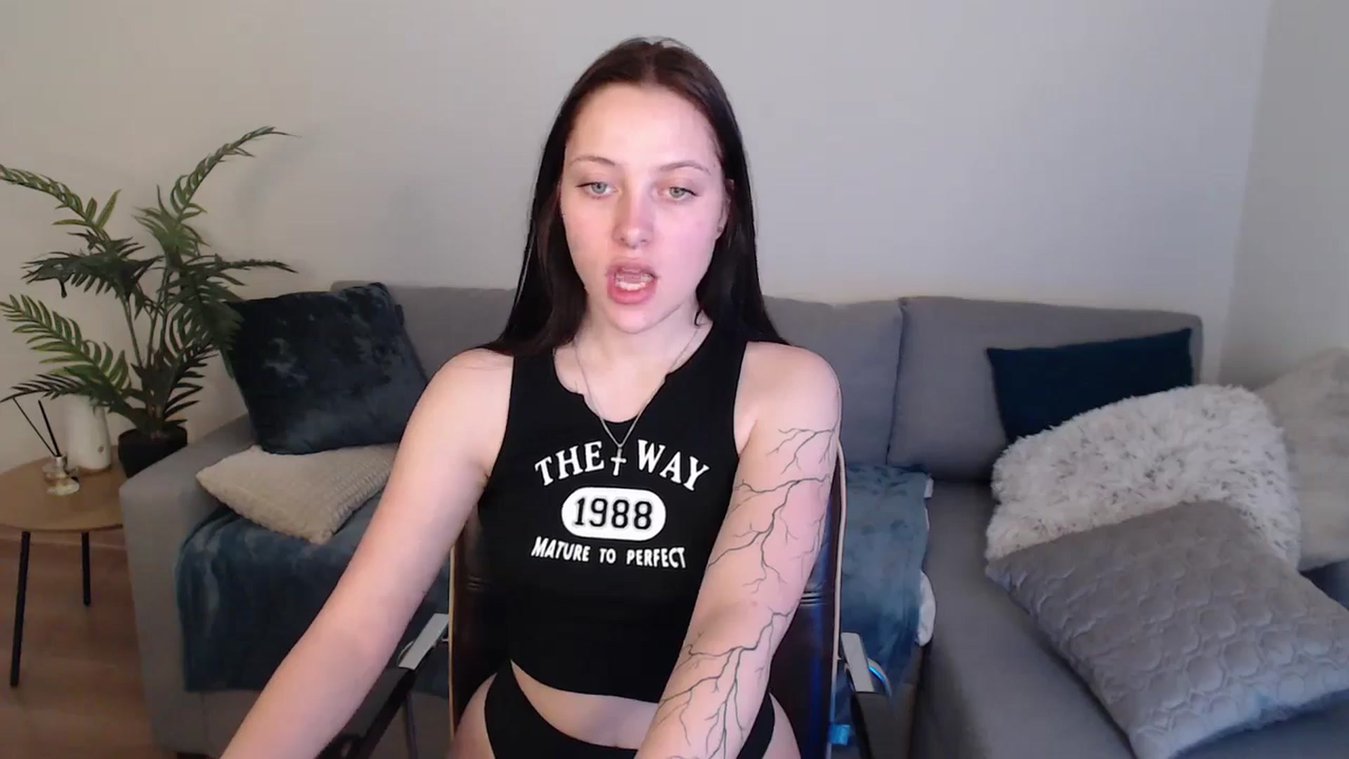 Gallery image thumbnail from SerenaSantos's myfreecams stream on, 05/13/2024, 10:27 image 13 of 20
