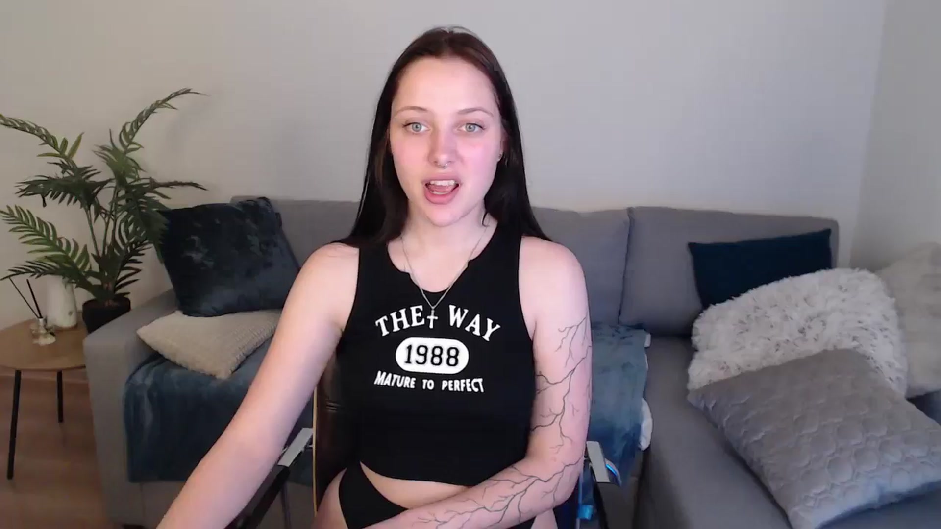 Gallery image thumbnail from SerenaSantos's myfreecams stream on, 05/13/2024, 10:27 image 14 of 20