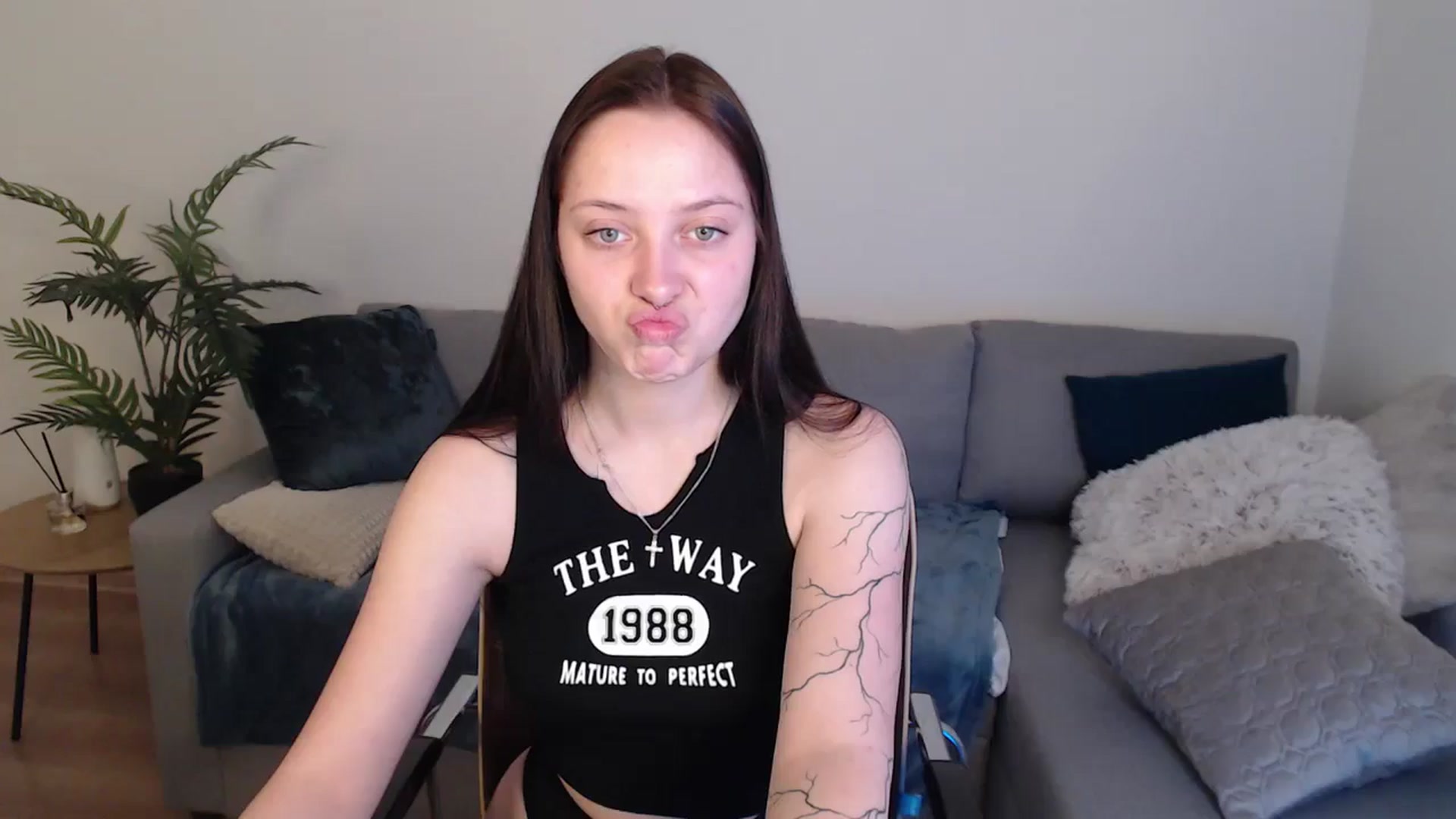 Gallery image thumbnail from SerenaSantos's myfreecams stream on, 05/15/2024, 09:12 image 11 of 20