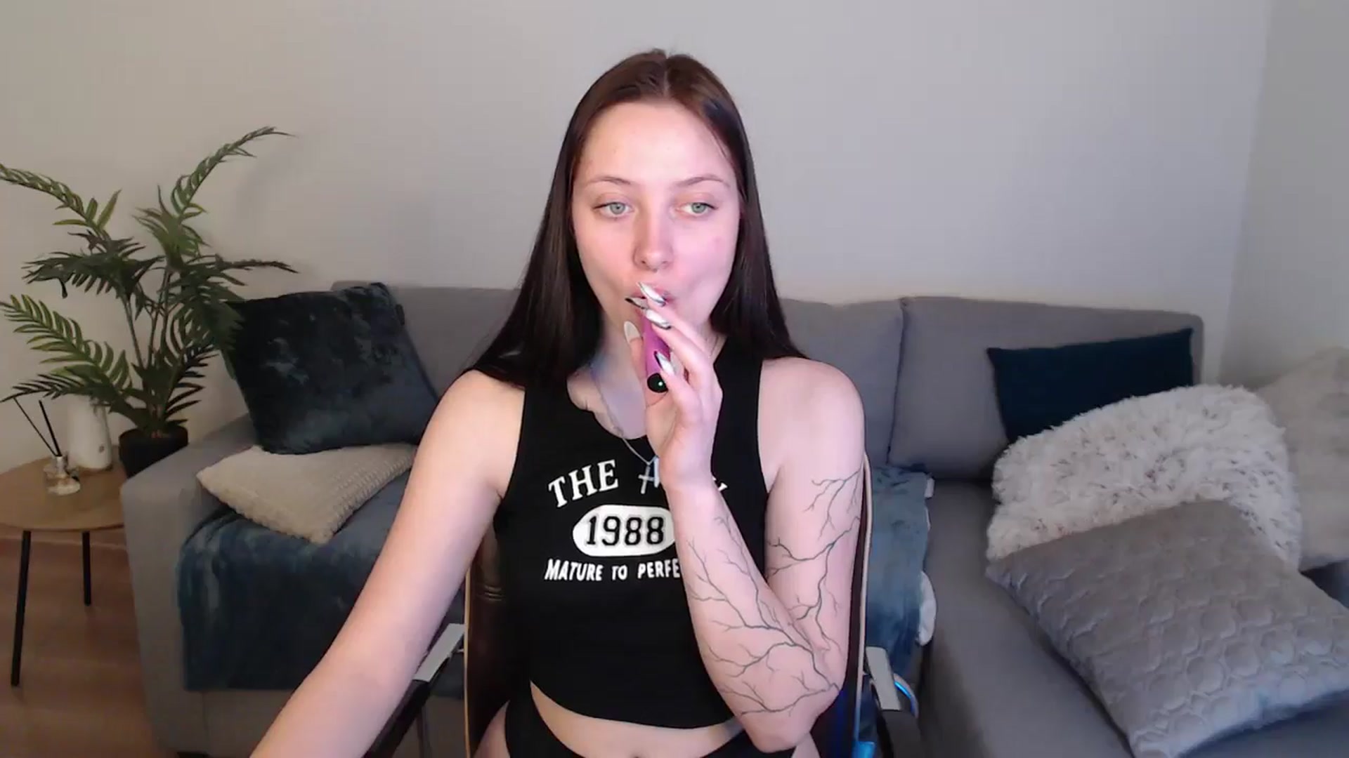 Gallery image thumbnail from SerenaSantos's myfreecams stream on, 05/15/2024, 10:54 image 5 of 20