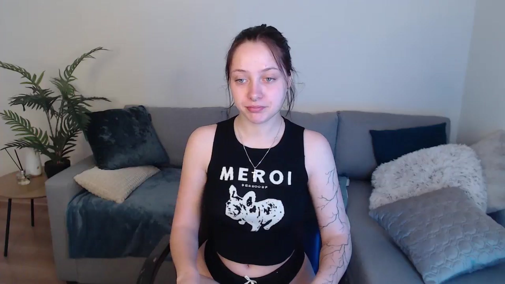 Gallery image thumbnail from SerenaSantos's myfreecams stream on, 05/17/2024, 08:20 image 17 of 20