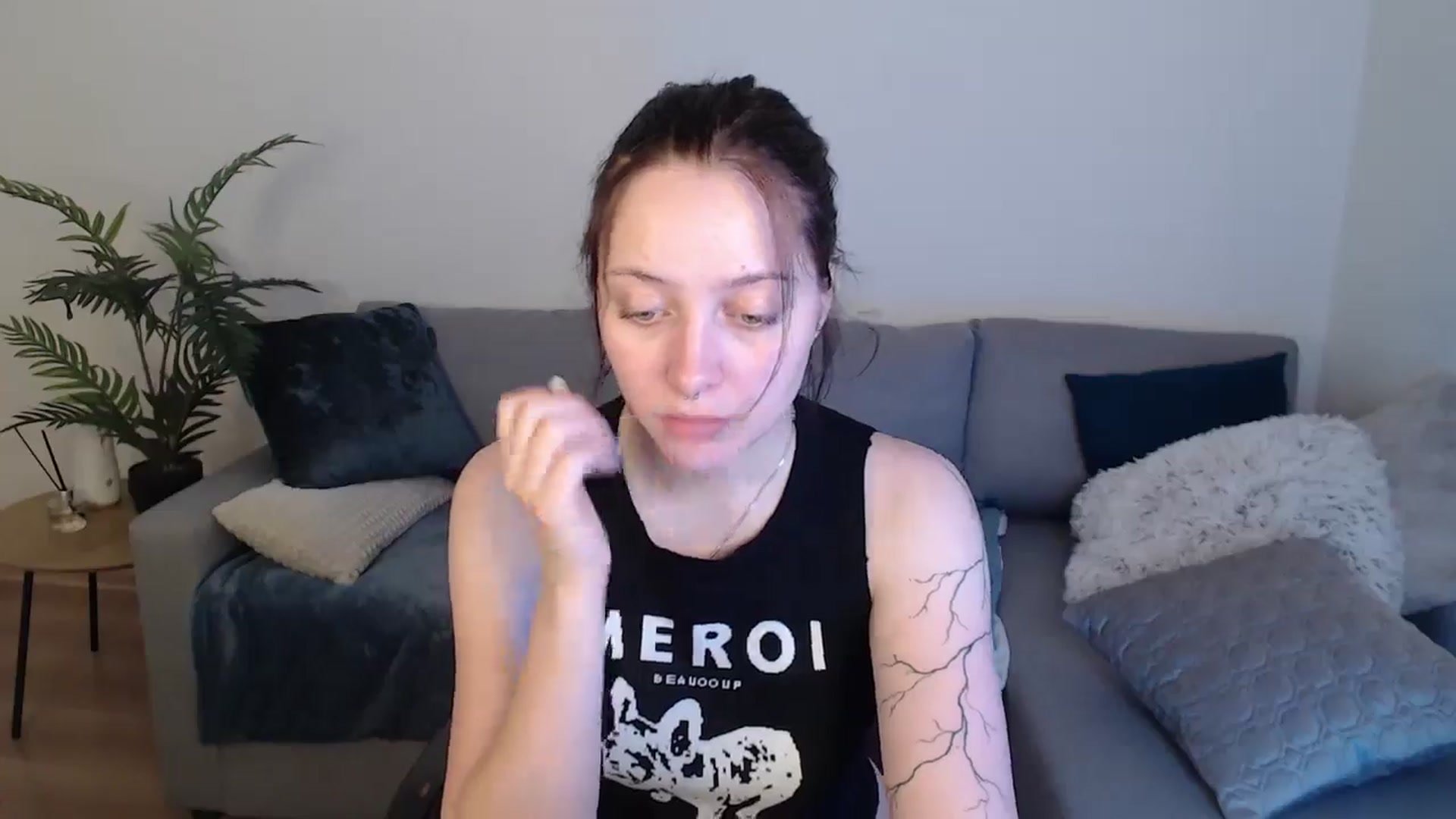 Gallery image thumbnail from SerenaSantos's myfreecams stream on, 05/17/2024, 08:20 image 4 of 20