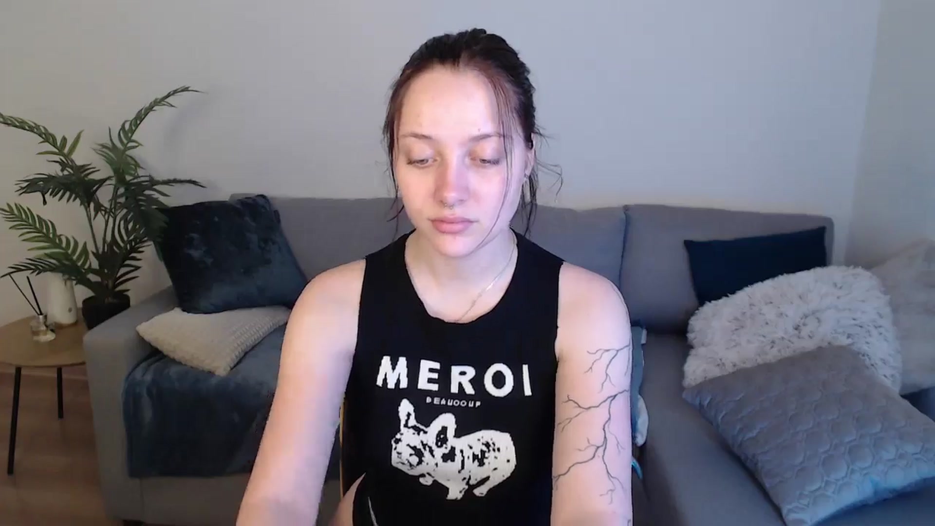 Gallery image thumbnail from SerenaSantos's myfreecams stream on, 05/17/2024, 08:20 image 2 of 20