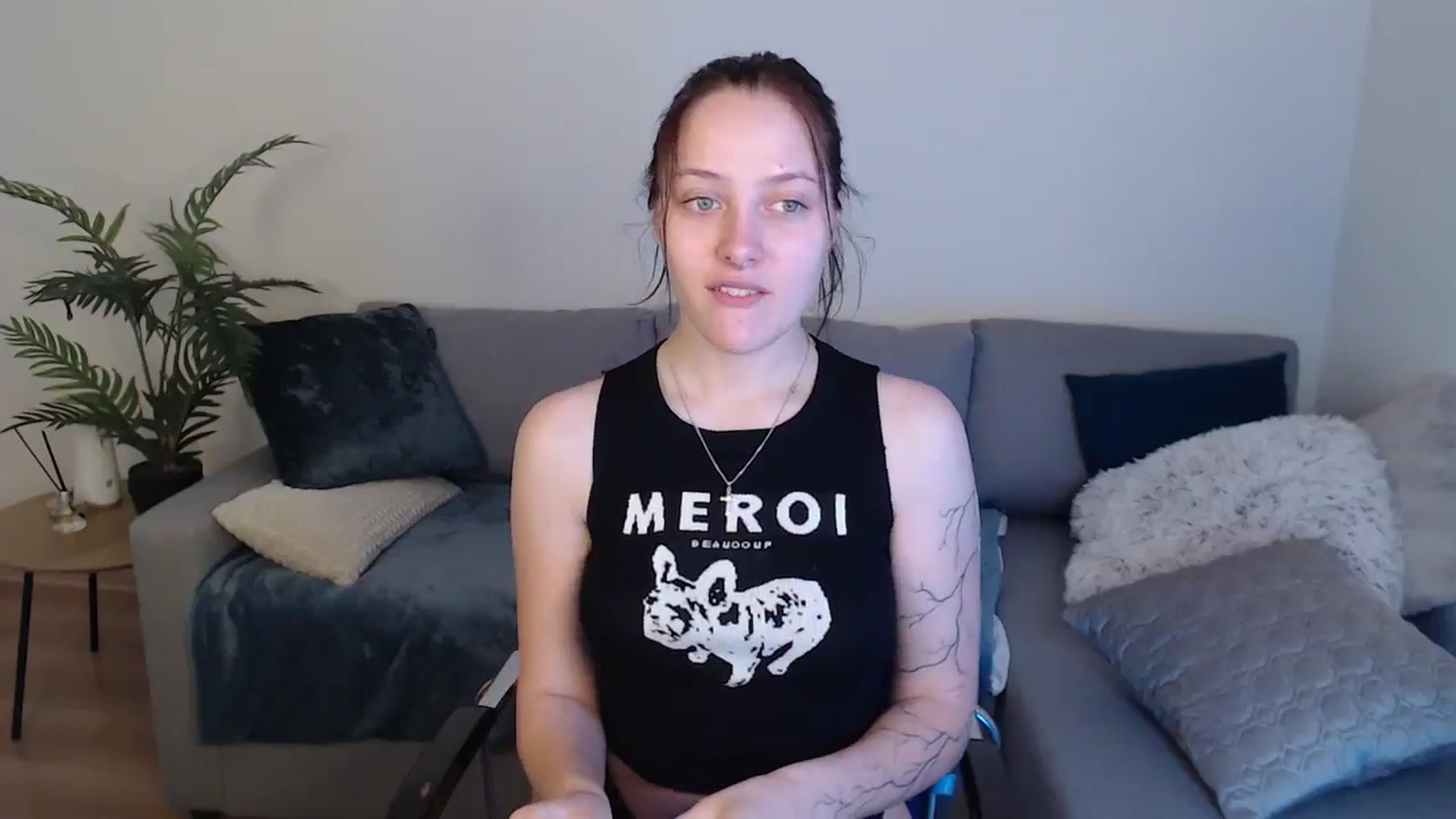 Gallery image thumbnail from SerenaSantos's myfreecams stream on, 05/17/2024, 08:20 image 9 of 20