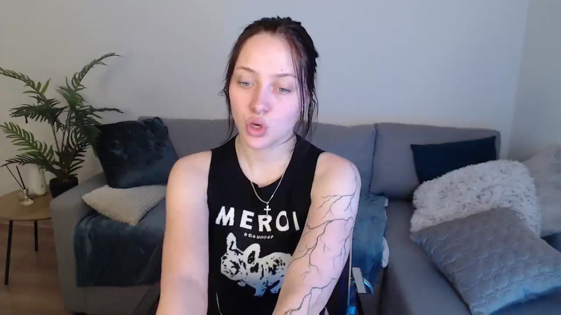 Gallery image thumbnail from SerenaSantos's myfreecams stream on, 05/17/2024, 12:24 image 6 of 20