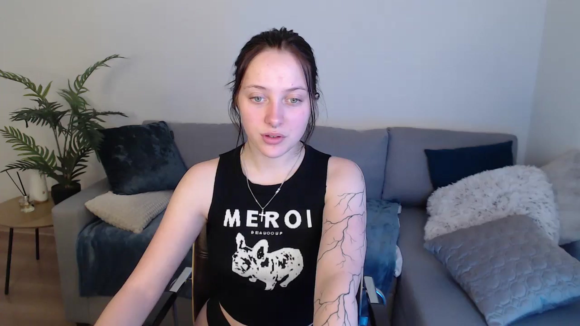 Gallery image thumbnail from SerenaSantos's myfreecams stream on, 05/17/2024, 12:24 image 2 of 20