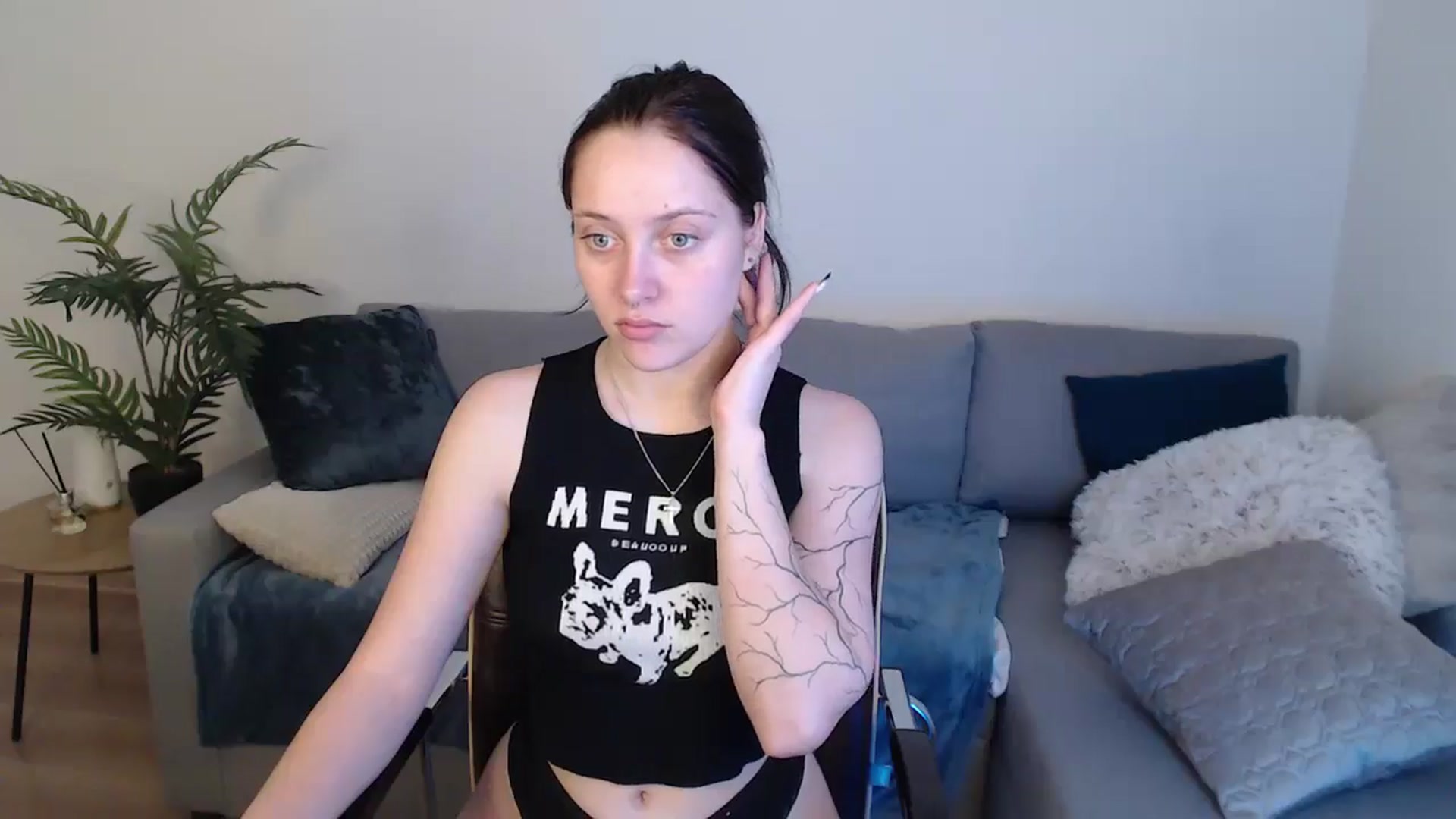 Gallery image thumbnail from SerenaSantos's myfreecams stream on, 05/17/2024, 13:11 image 8 of 20