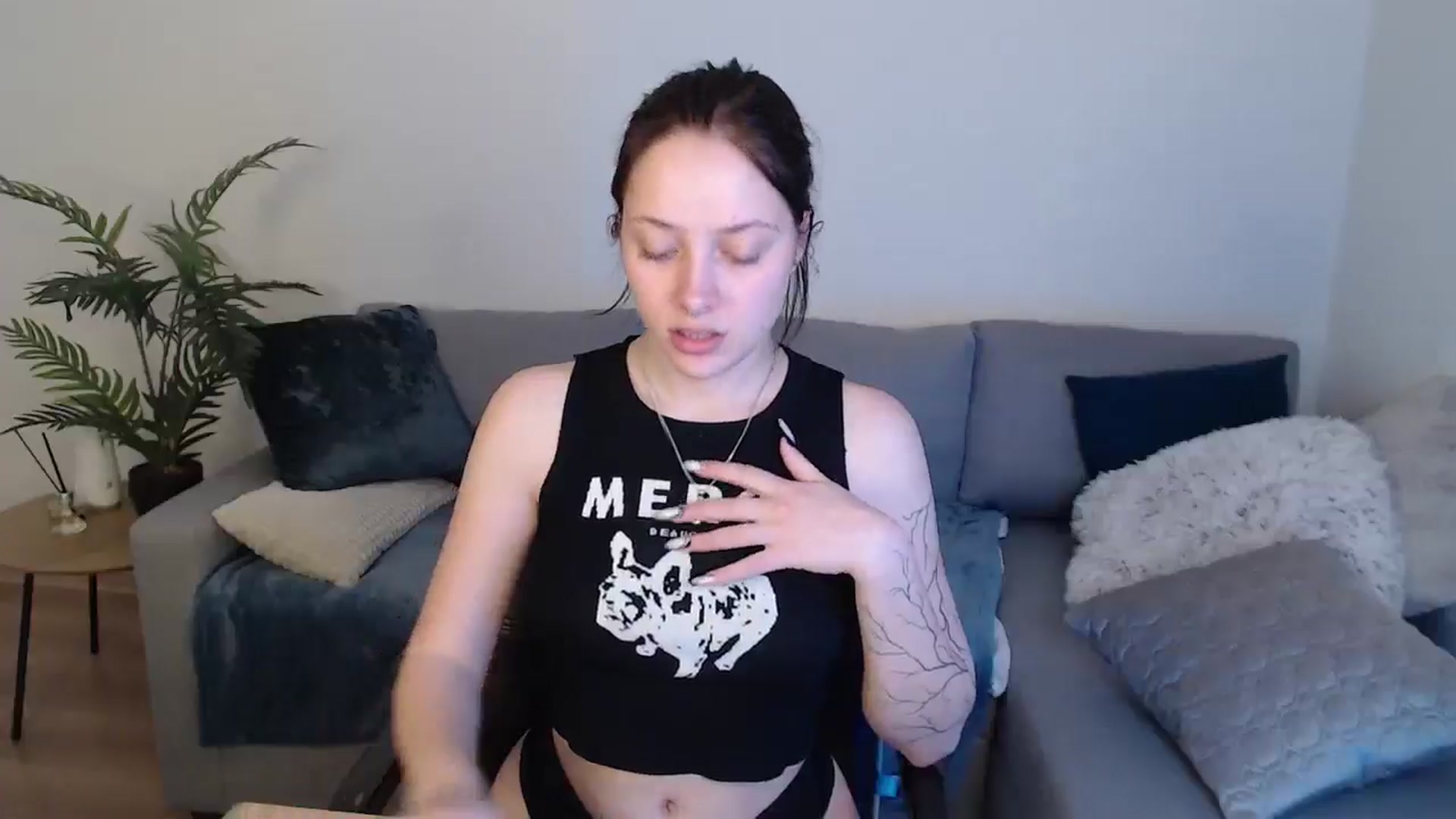 Gallery image thumbnail from SerenaSantos's myfreecams stream on, 05/17/2024, 13:32 image 20 of 20
