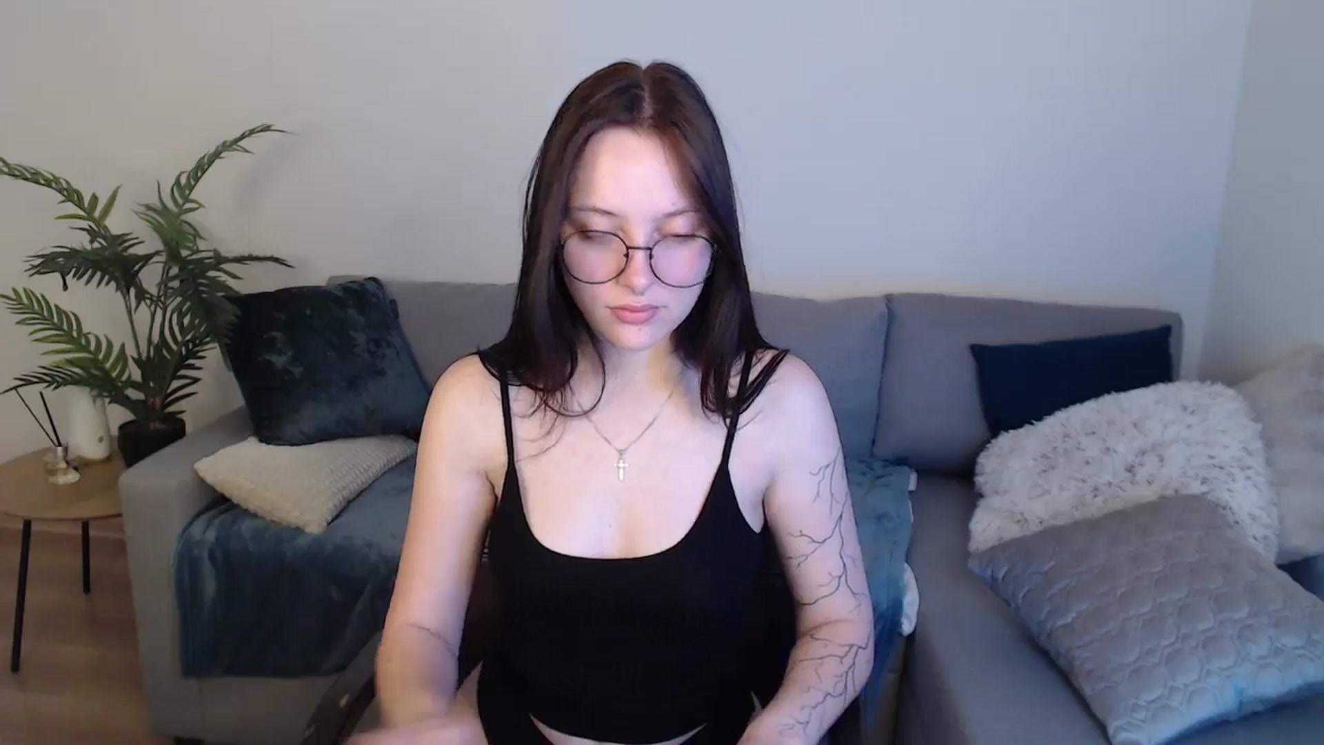 Gallery image thumbnail from SerenaSantos's myfreecams stream on, 05/18/2024, 10:13 image 3 of 20