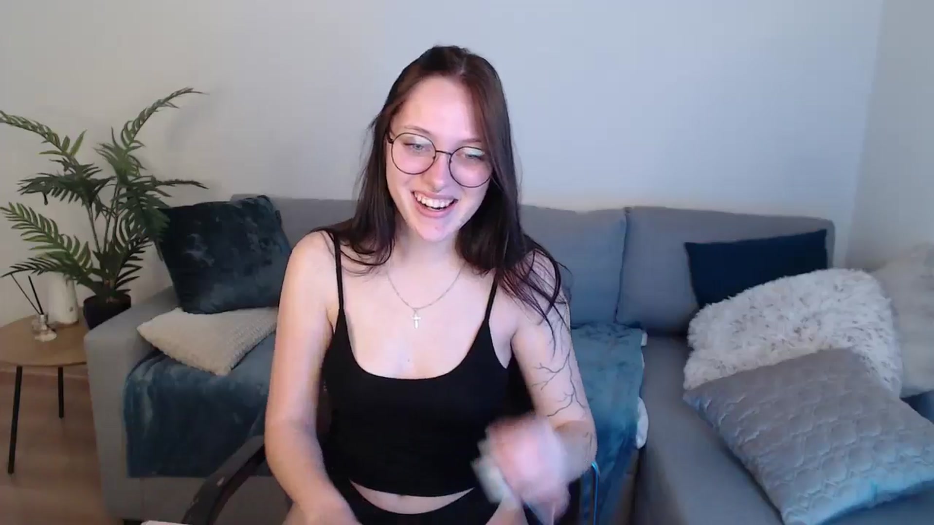 Gallery image thumbnail from SerenaSantos's myfreecams stream on, 05/18/2024, 10:45 image 16 of 20