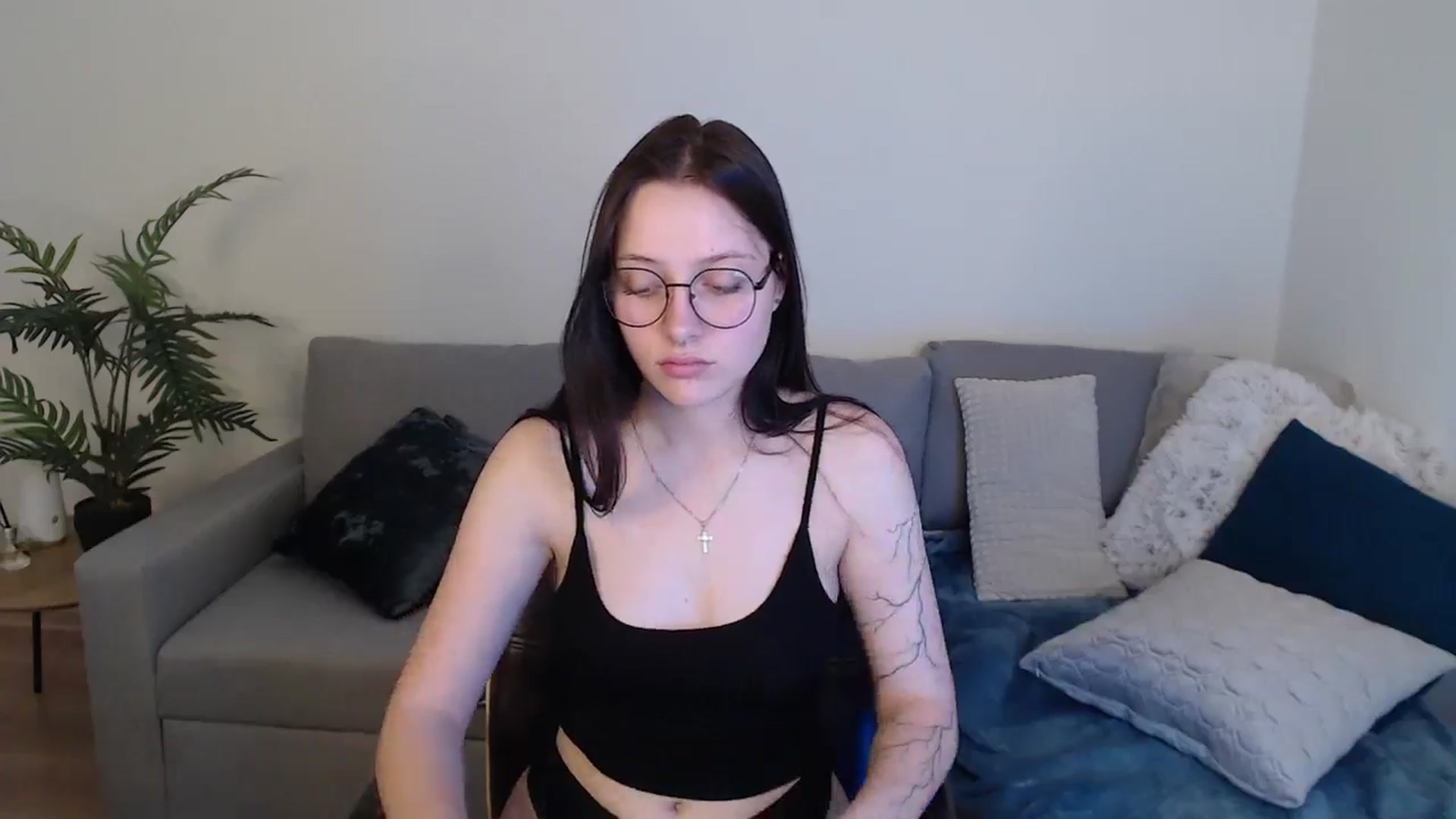Gallery image thumbnail from SerenaSantos's myfreecams stream on, 05/18/2024, 12:32 image 13 of 20