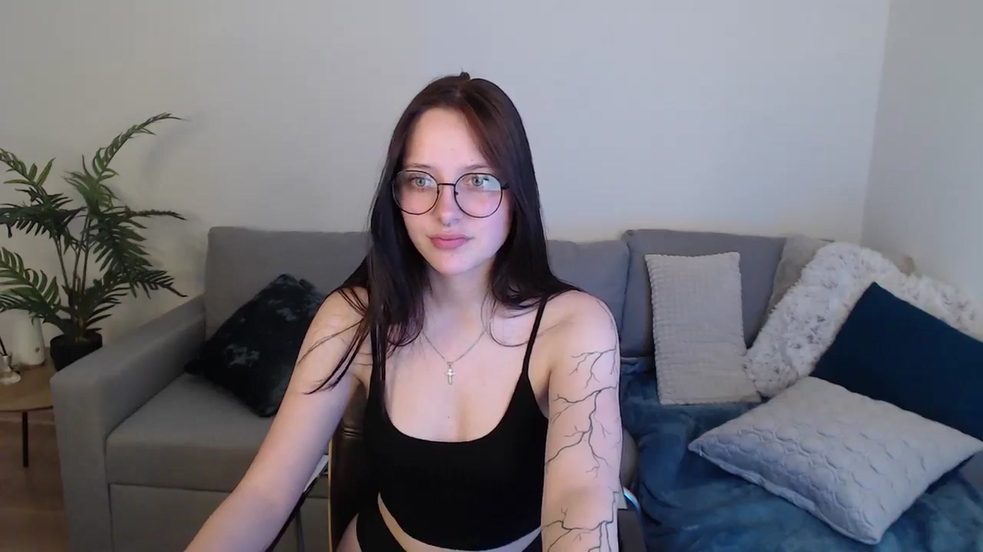 Gallery image thumbnail from SerenaSantos's myfreecams stream on, 05/18/2024, 12:32 image 4 of 20