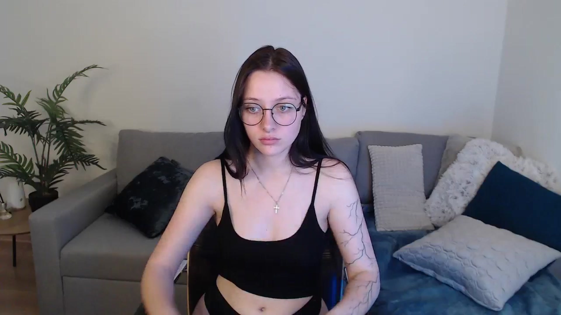 Gallery image thumbnail from SerenaSantos's myfreecams stream on, 05/18/2024, 12:32 image 11 of 20