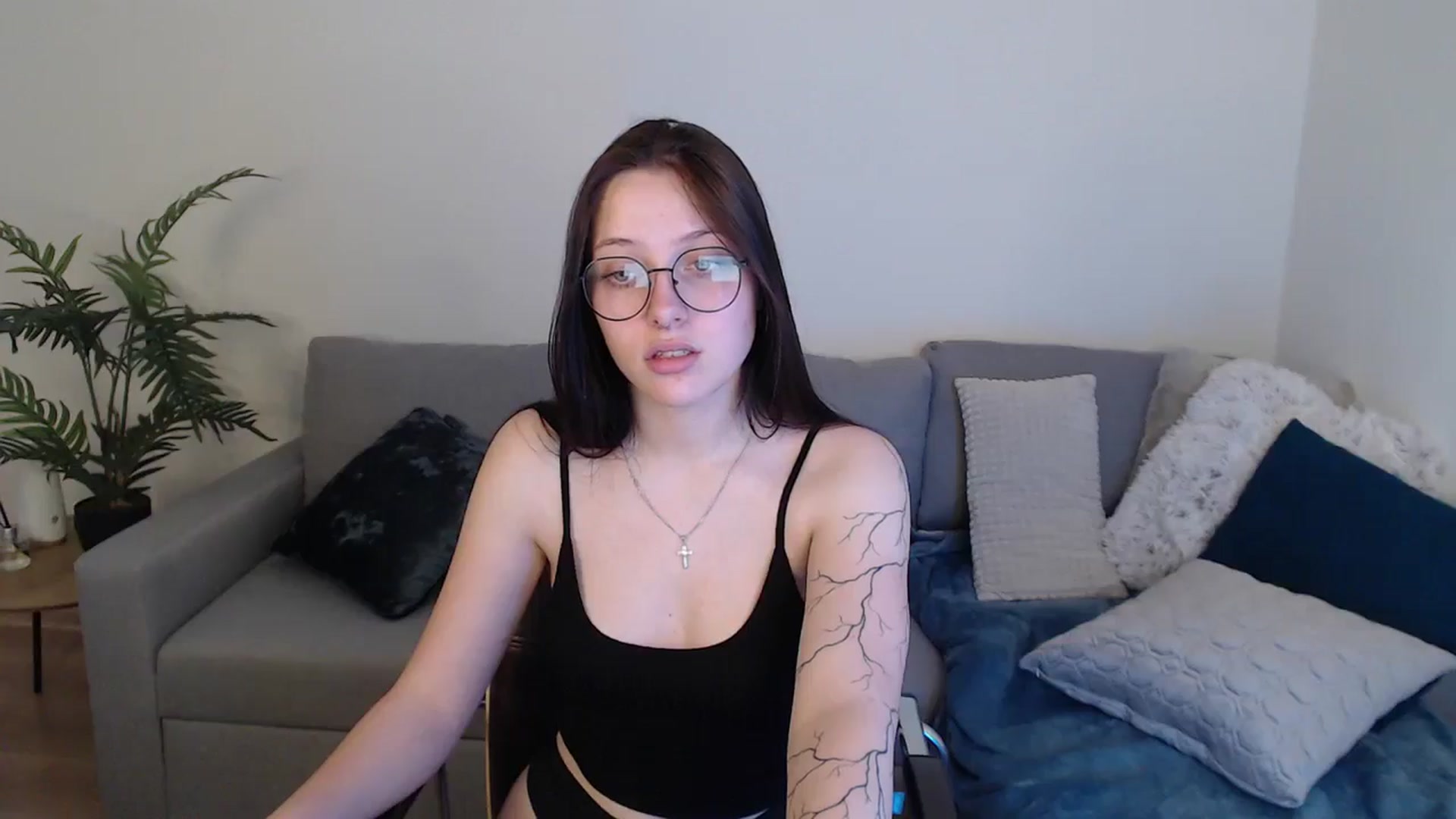 Gallery image thumbnail from SerenaSantos's myfreecams stream on, 05/18/2024, 12:32 image 19 of 20