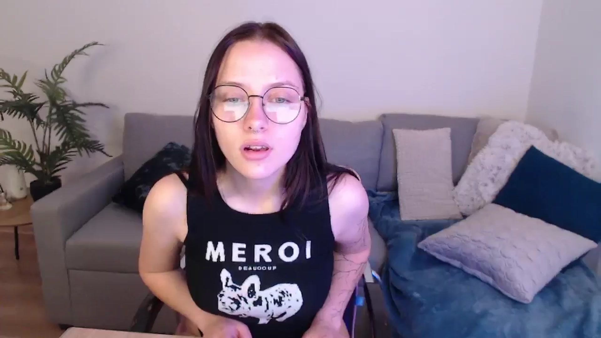 Gallery image thumbnail from SerenaSantos's myfreecams stream on, 05/19/2024, 08:38 image 20 of 20