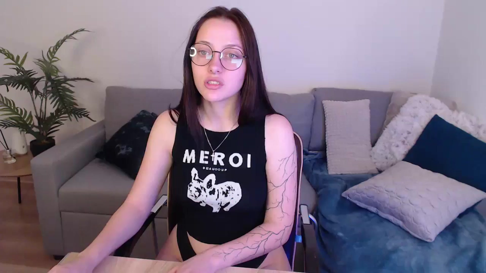 Gallery image thumbnail from SerenaSantos's myfreecams stream on, 05/19/2024, 09:22 image 8 of 20