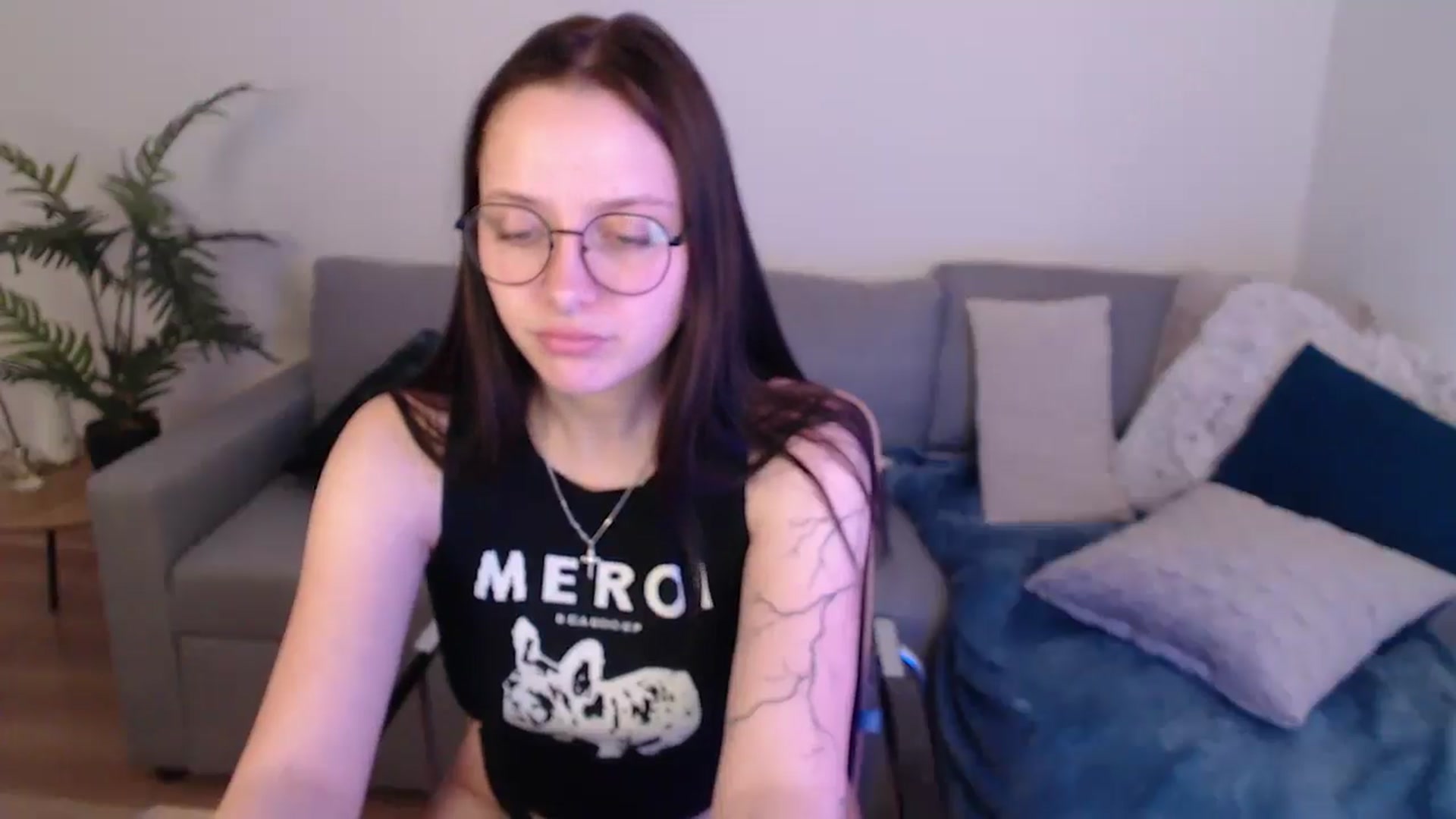 Gallery image thumbnail from SerenaSantos's myfreecams stream on, 05/19/2024, 10:31 image 9 of 20