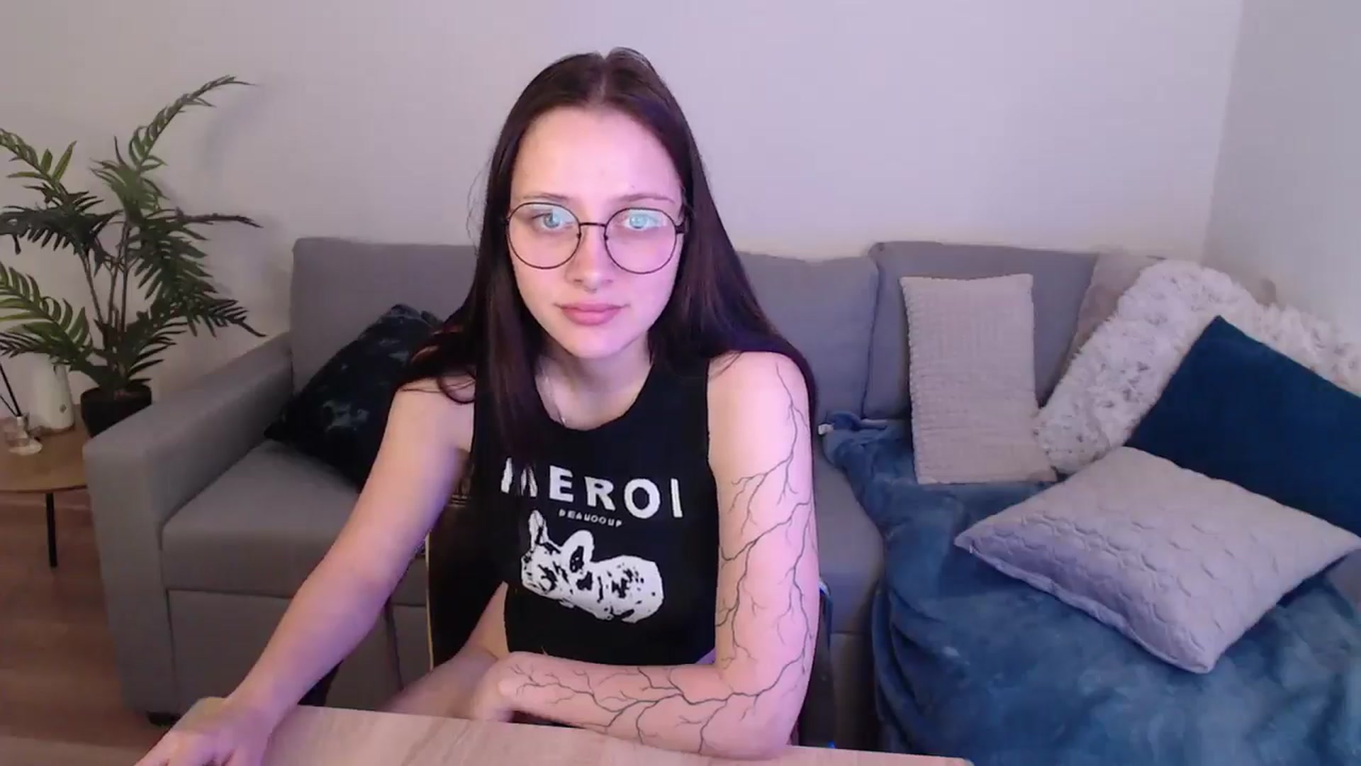 Gallery image thumbnail from SerenaSantos's myfreecams stream on, 05/19/2024, 12:26 image 8 of 20
